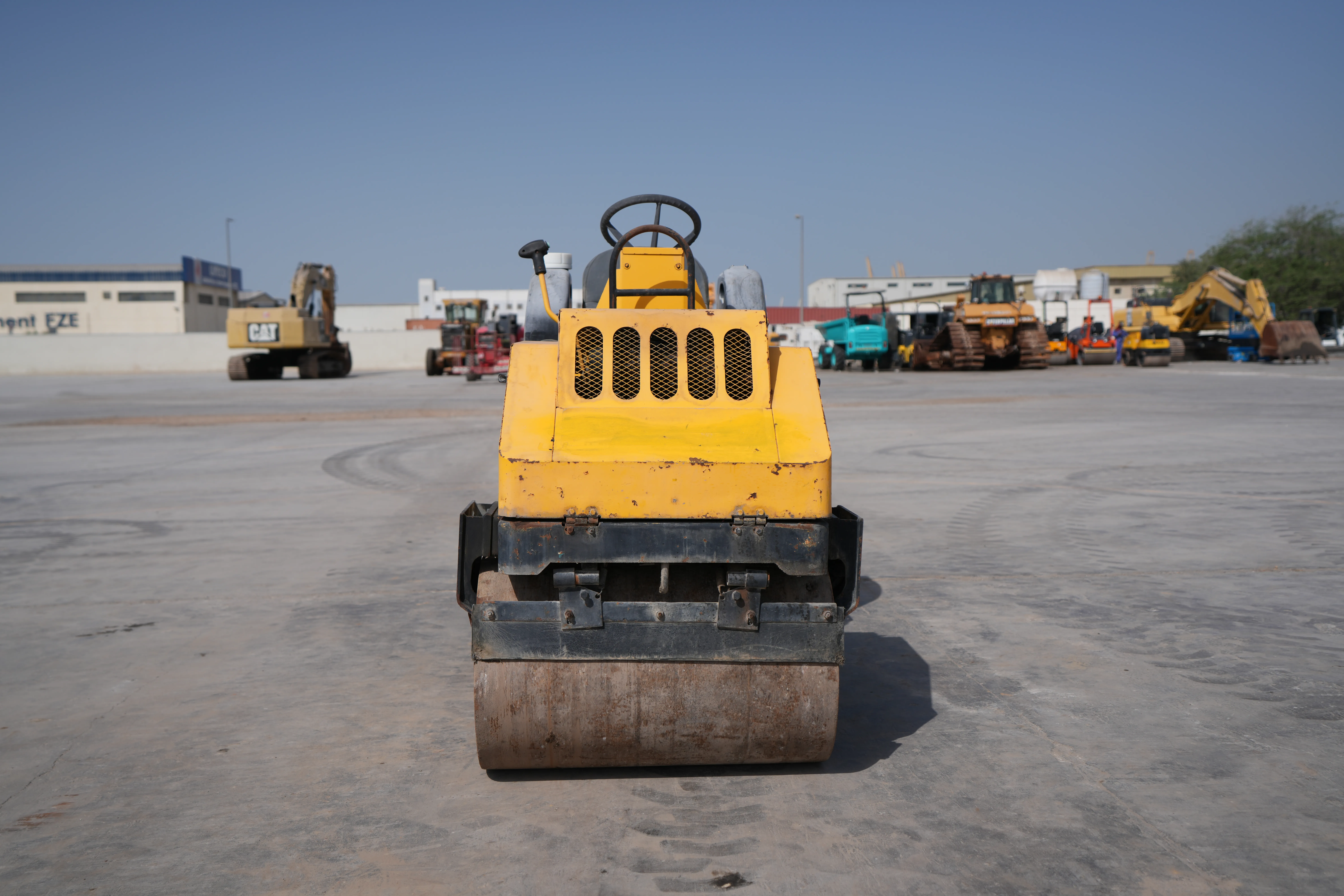 Product-Sakai CR270 tandem roller-exterior