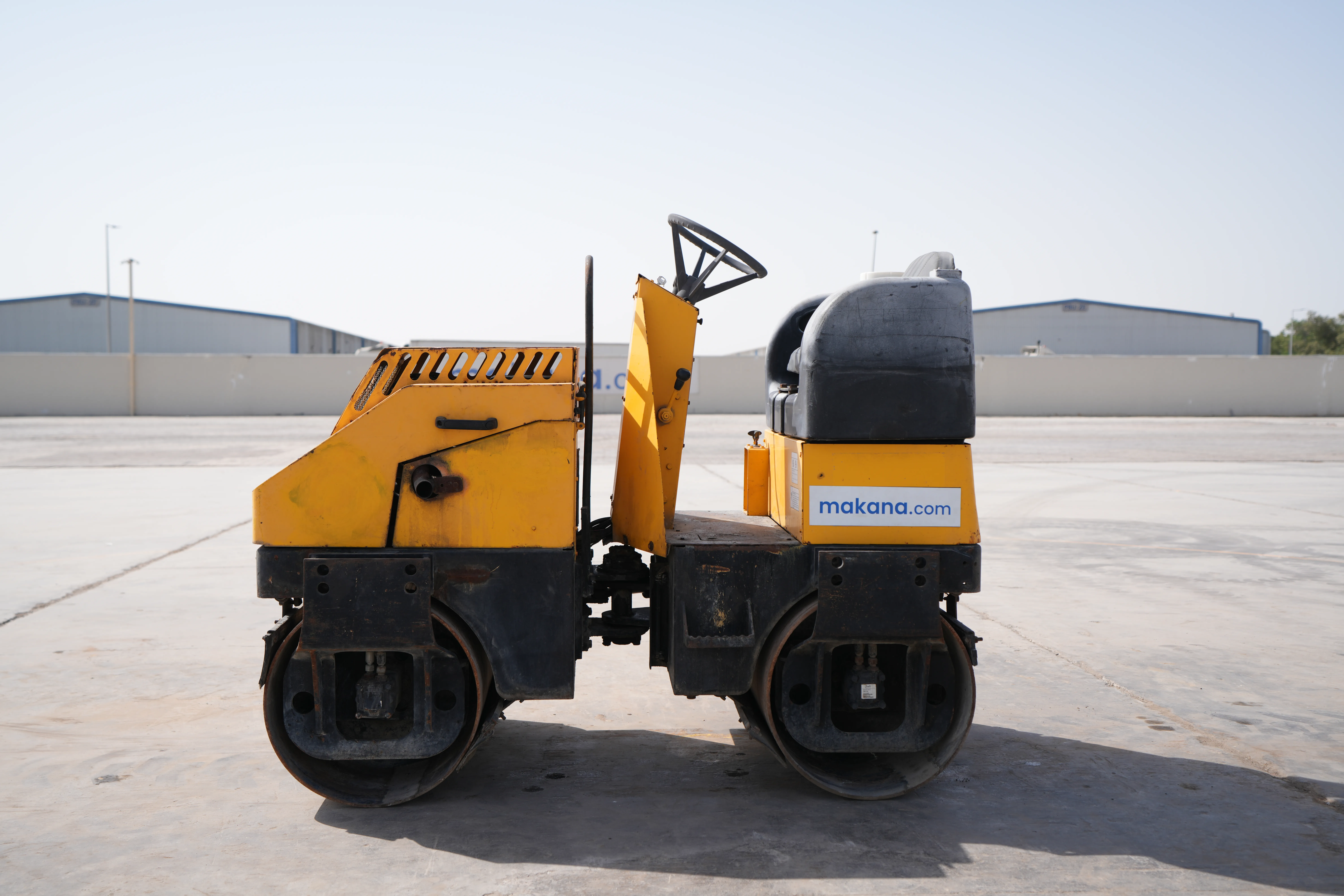 Product-Sakai CR270 tandem roller-exterior