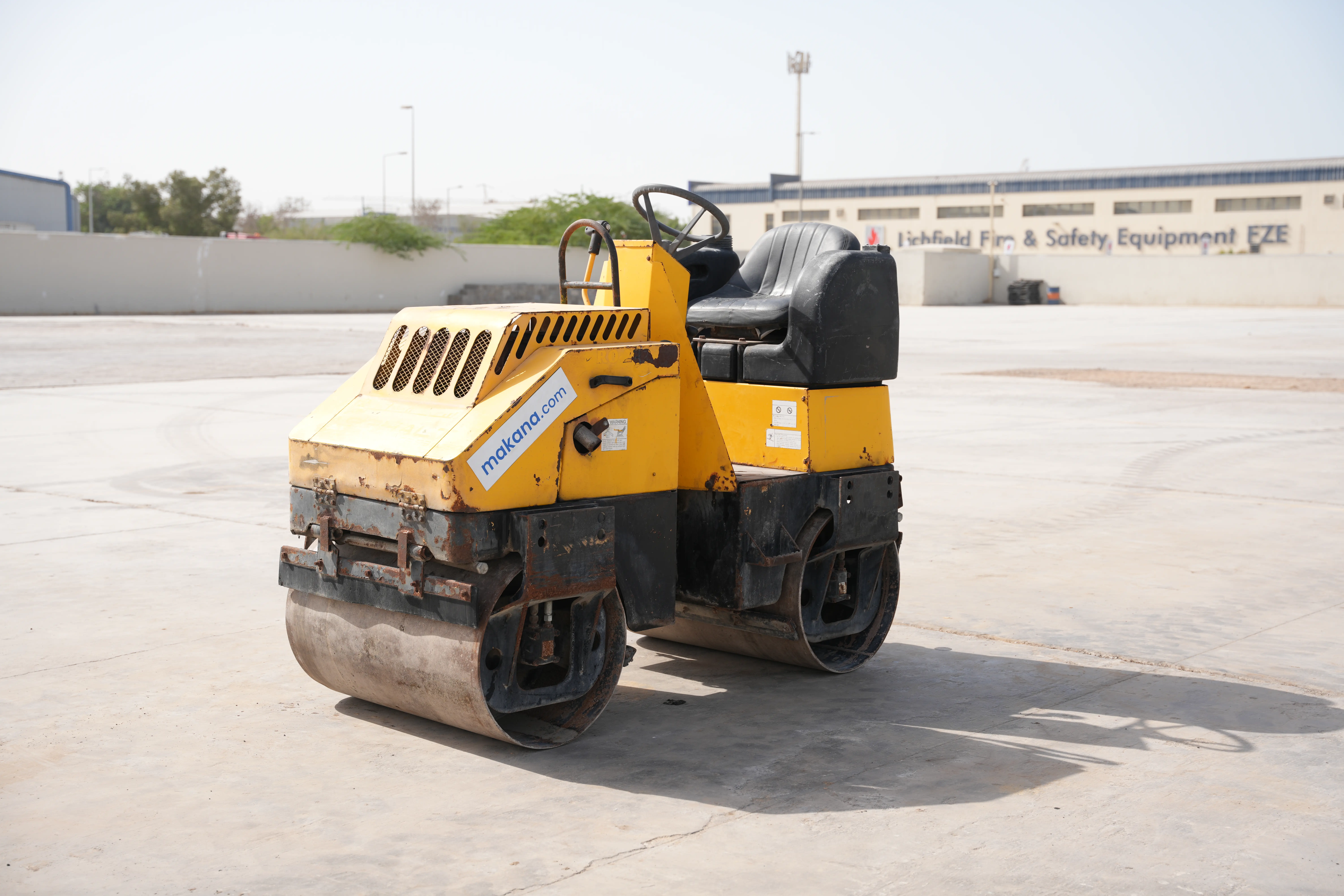 Product-Sakai CR270 tandem roller-exterior