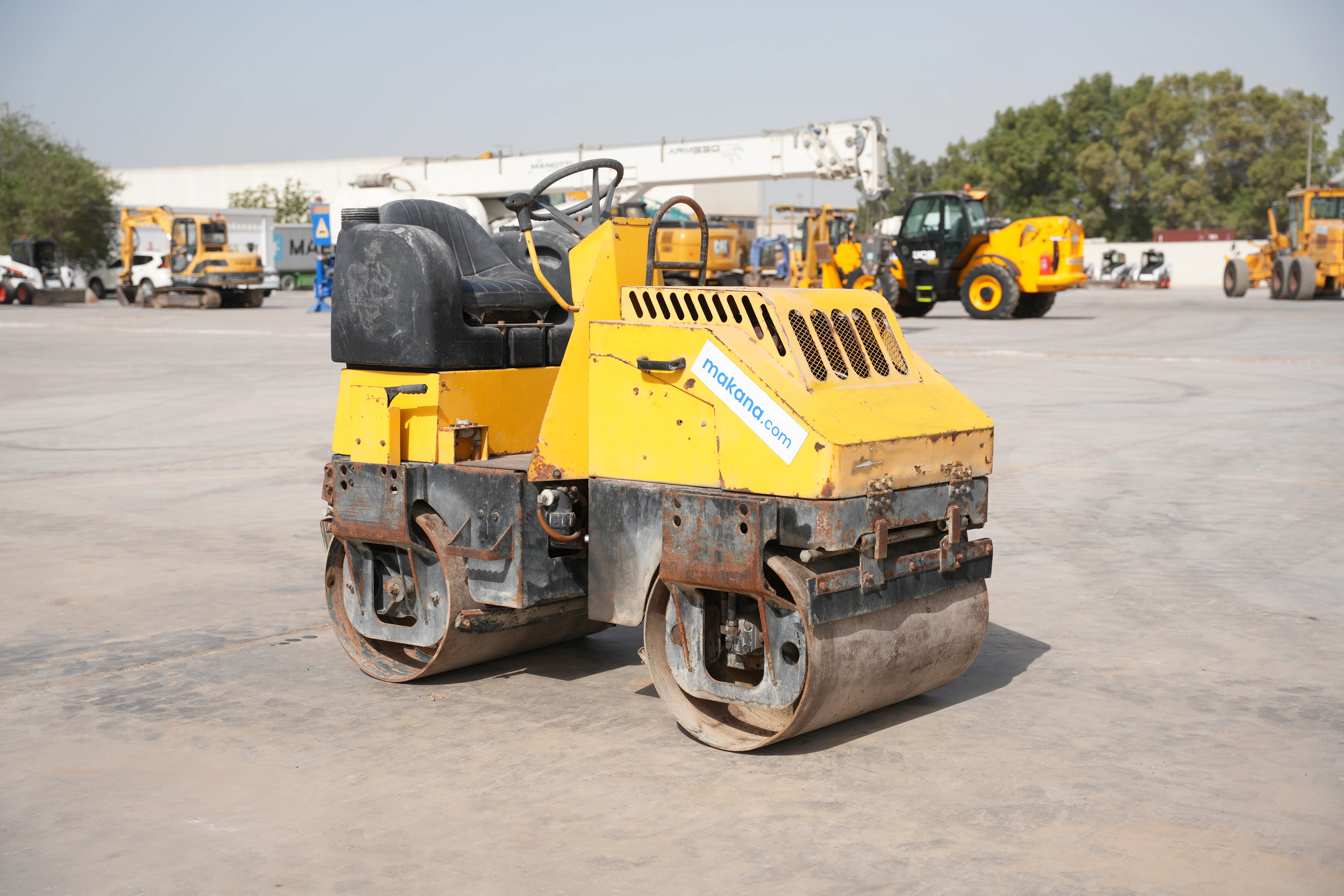 Product-Sakai CR270 tandem roller-exterior