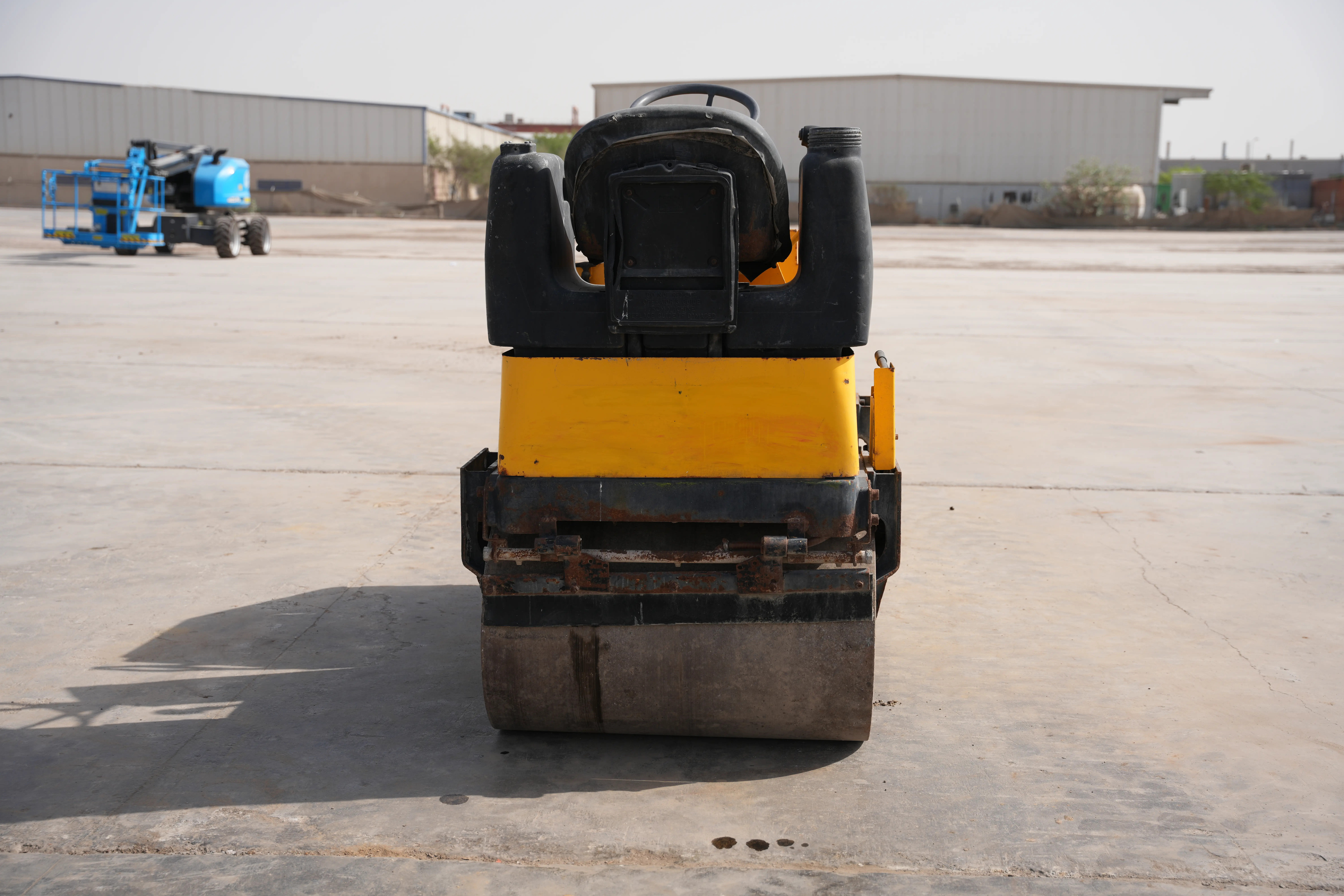 Product-Sakai CR270 tandem roller-exterior