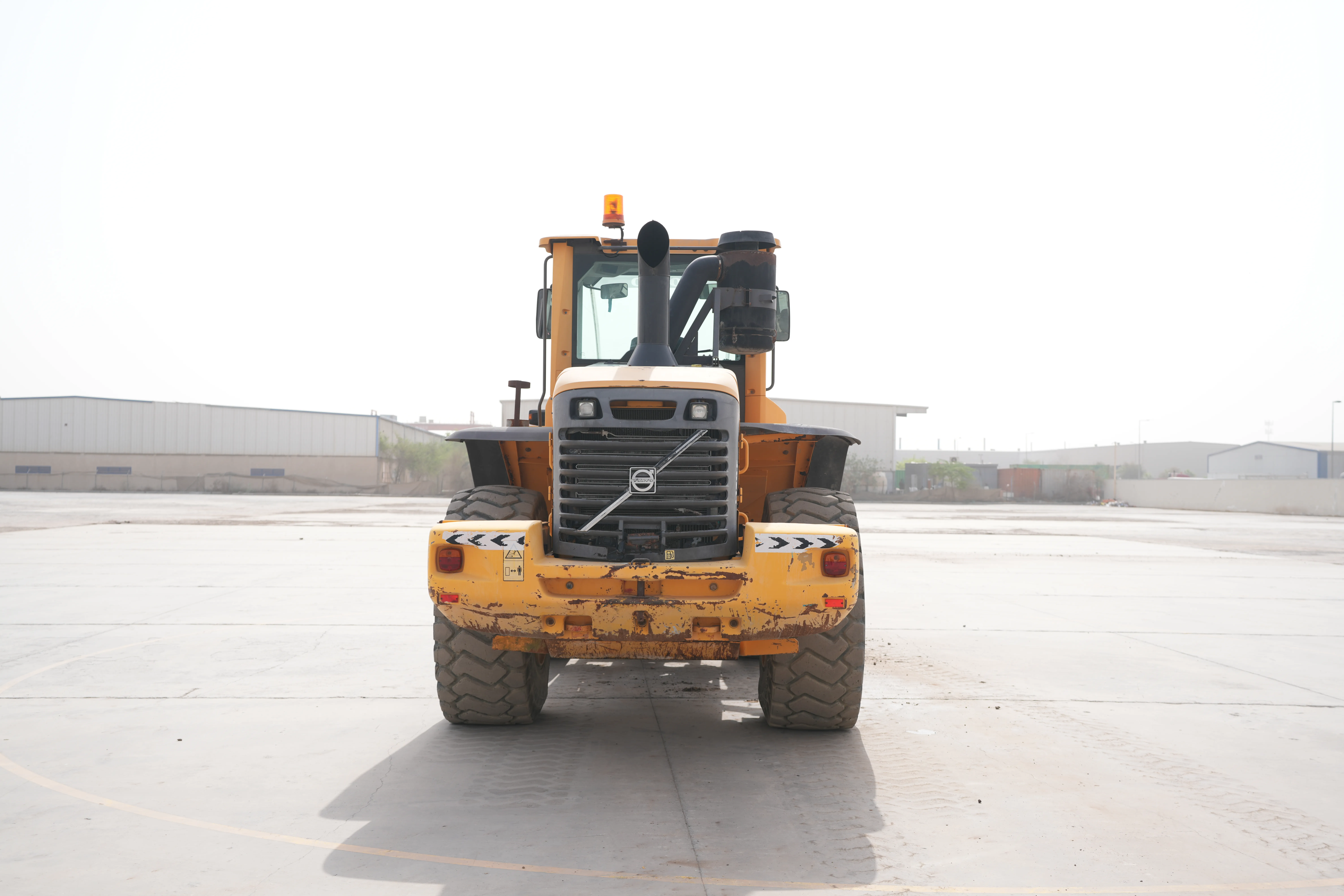 Product-Volvo L120F wheel loader-exterior