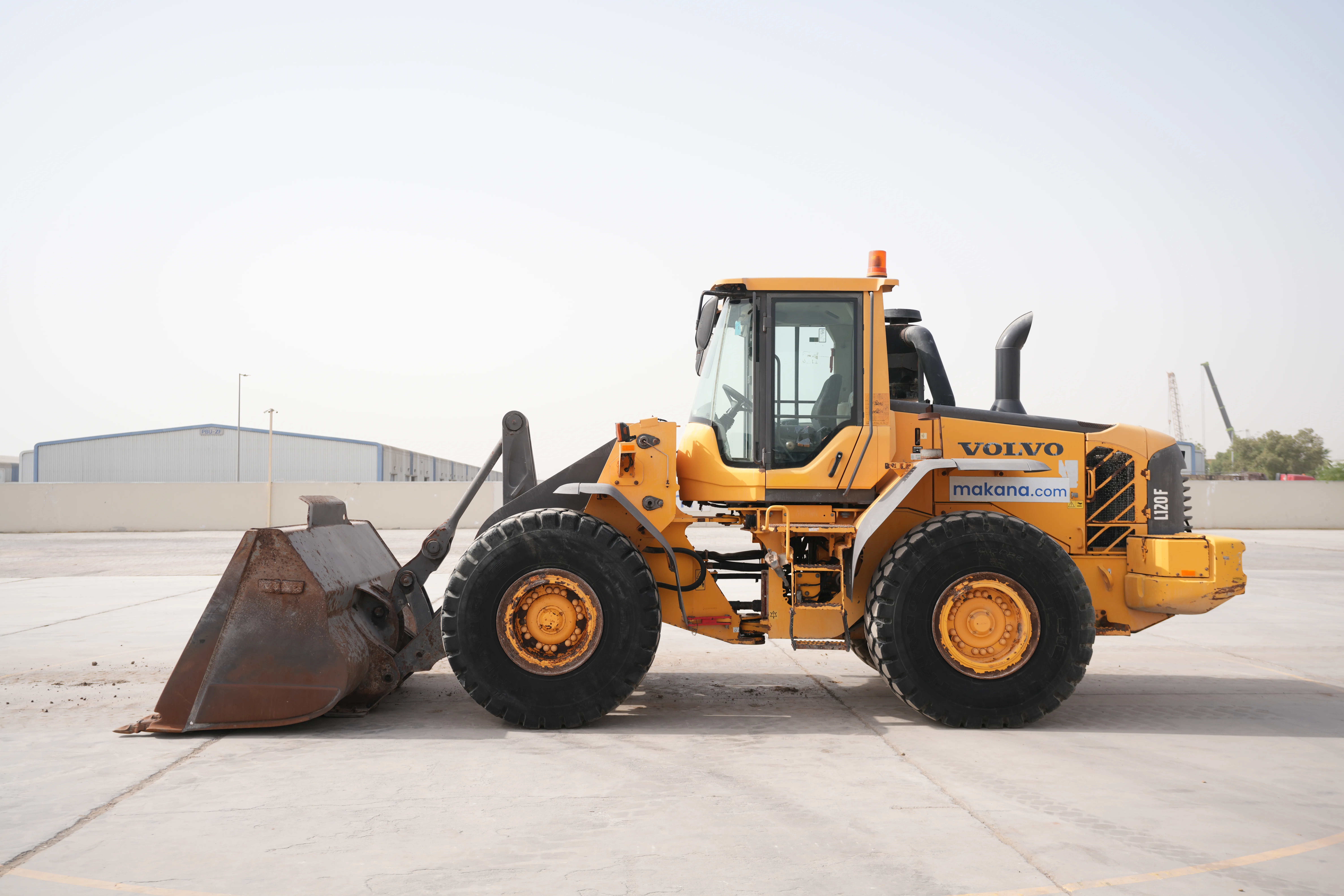 Product-Volvo L120F wheel loader-exterior