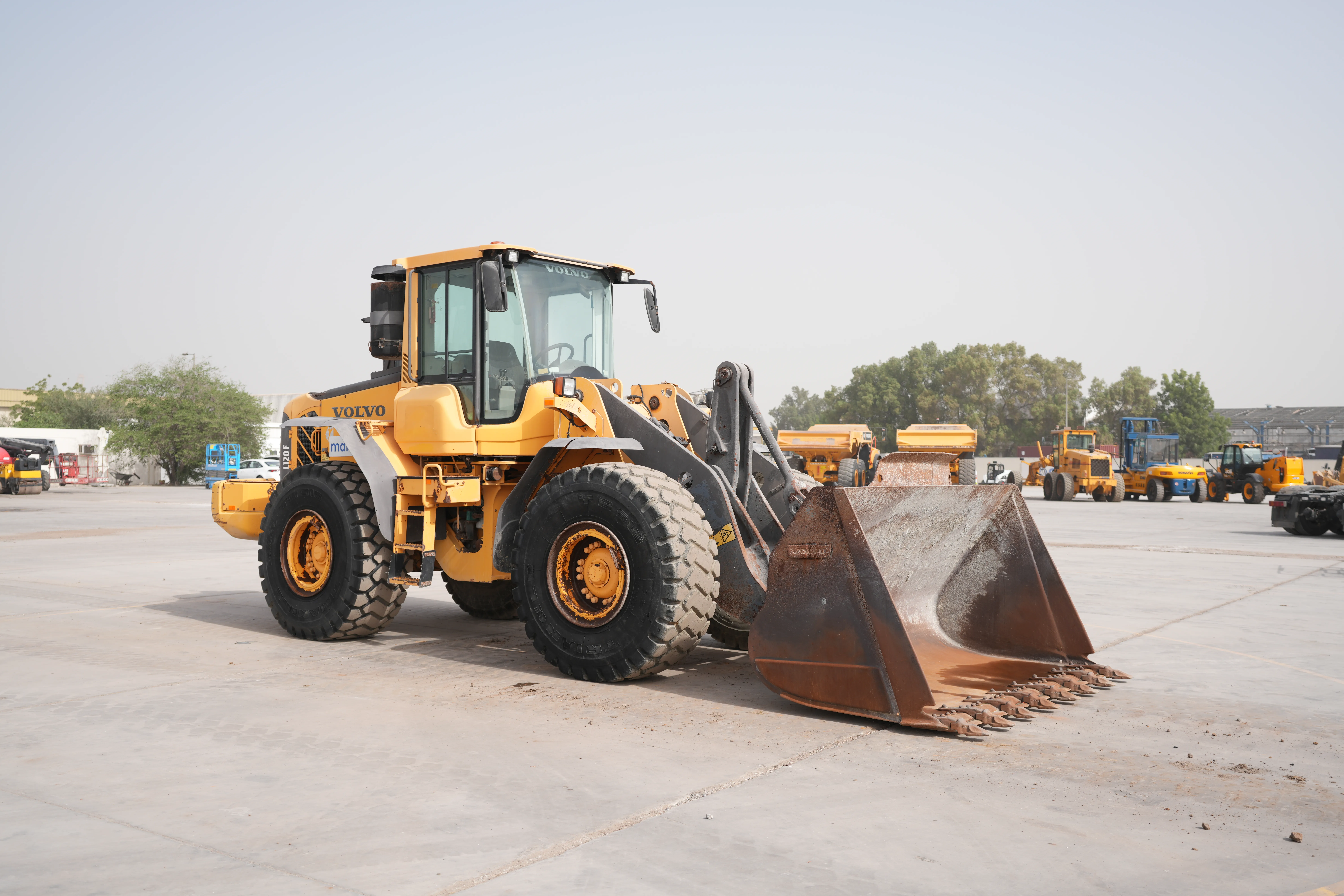 Product-Volvo L120F wheel loader-exterior