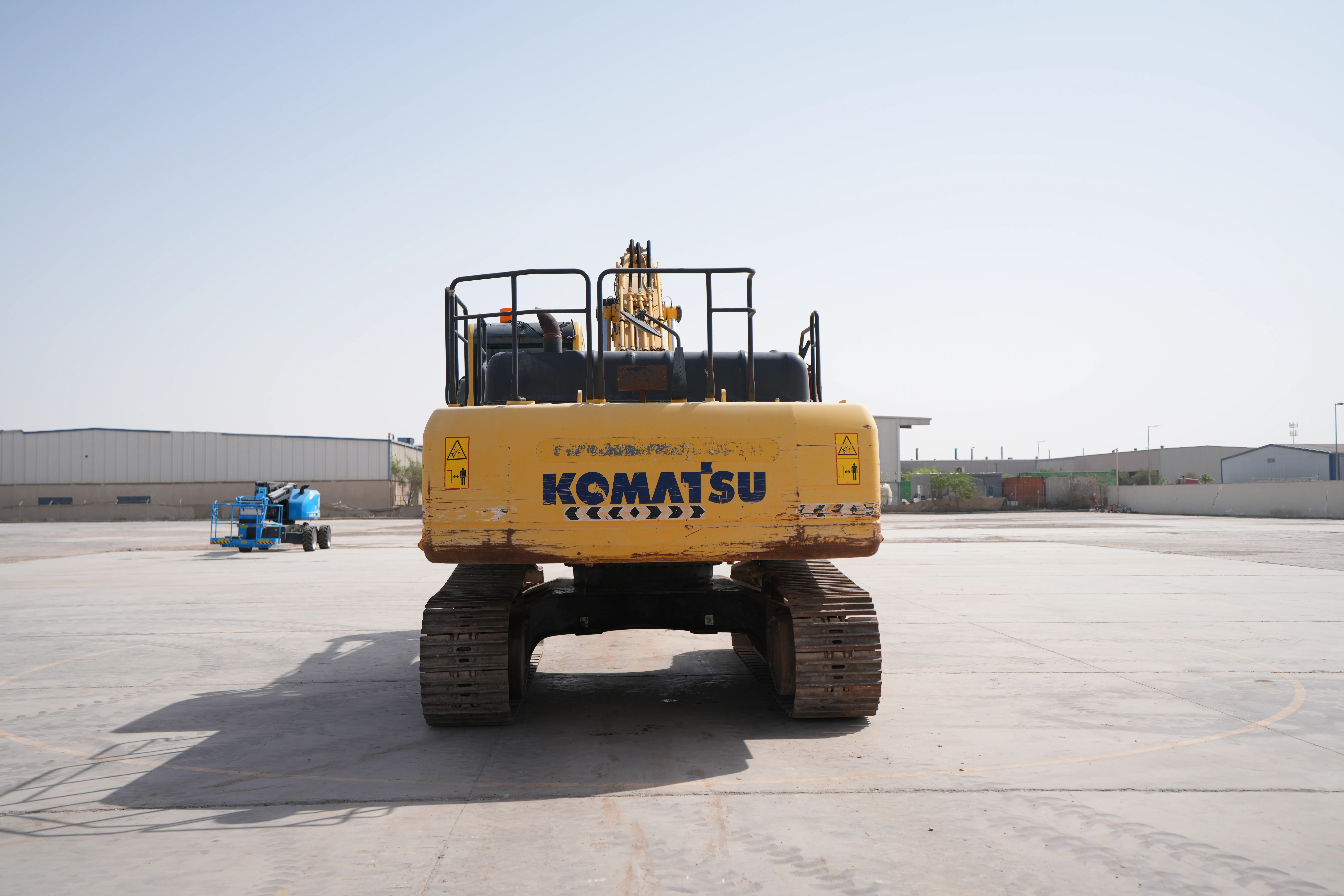 Product-Komatsu PC350LC-8 medium excavator-exterior