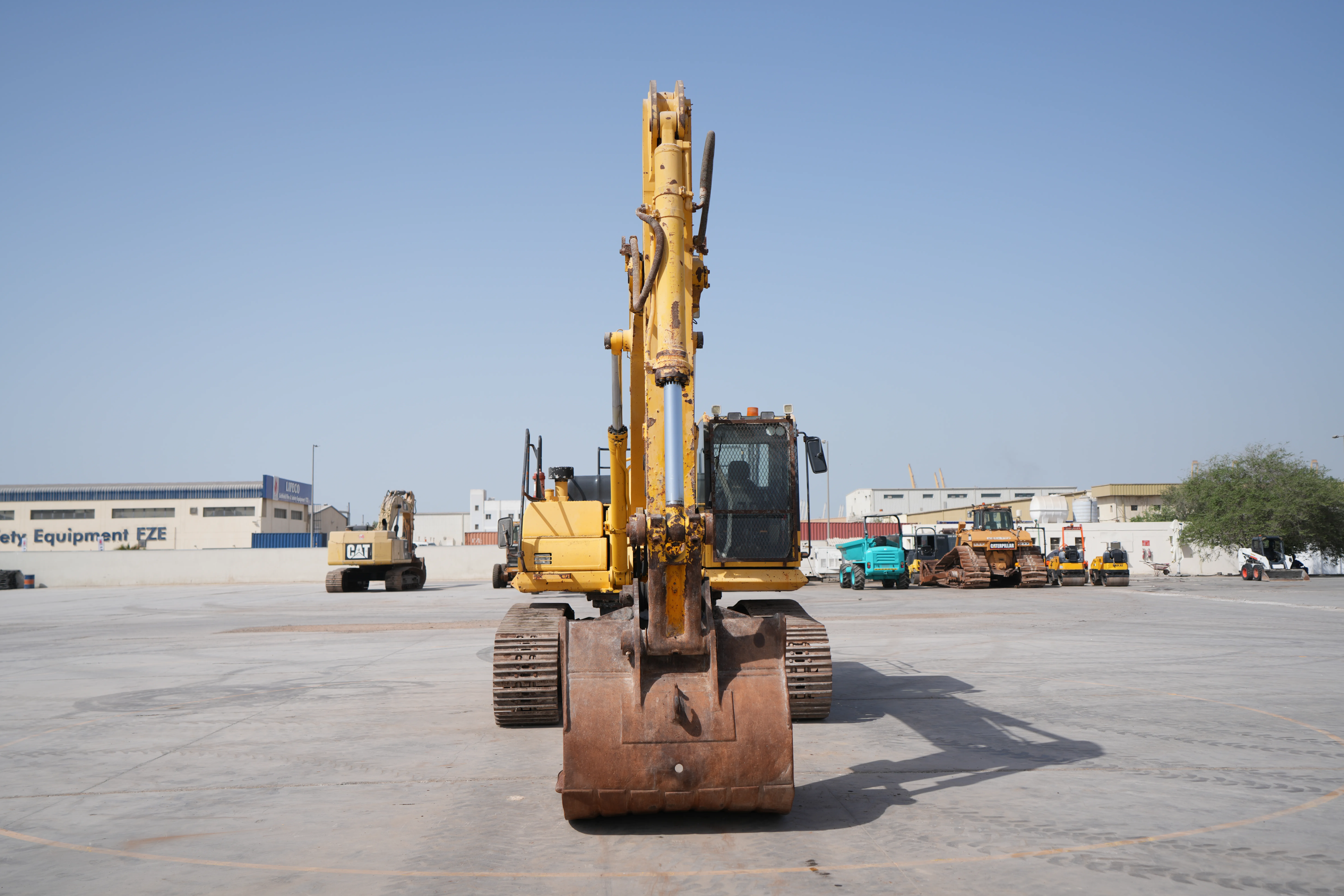 Product-Komatsu PC350LC-8 medium excavator-exterior