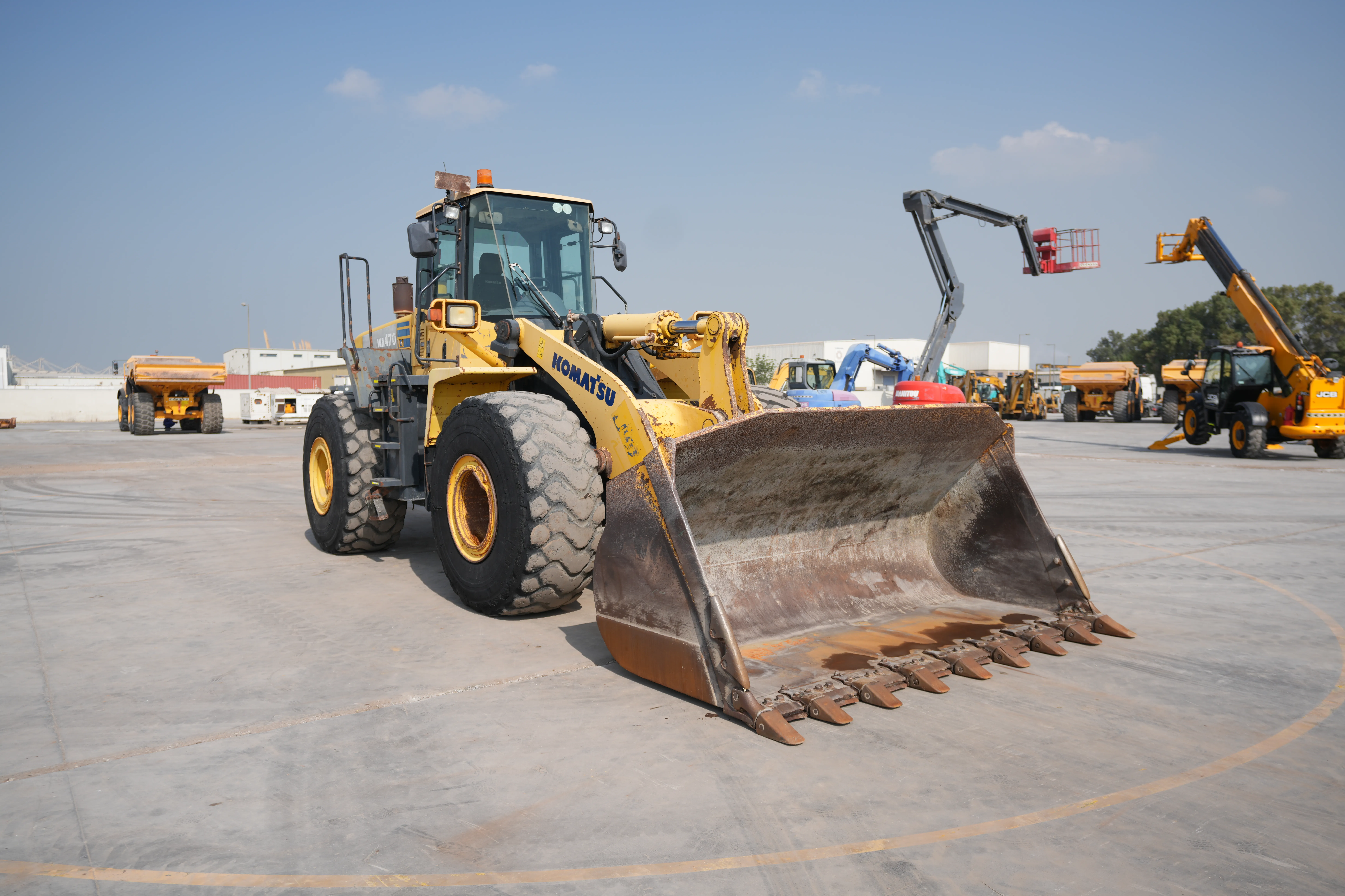 Product-Komatsu WA470-5 wheel loader-exterior