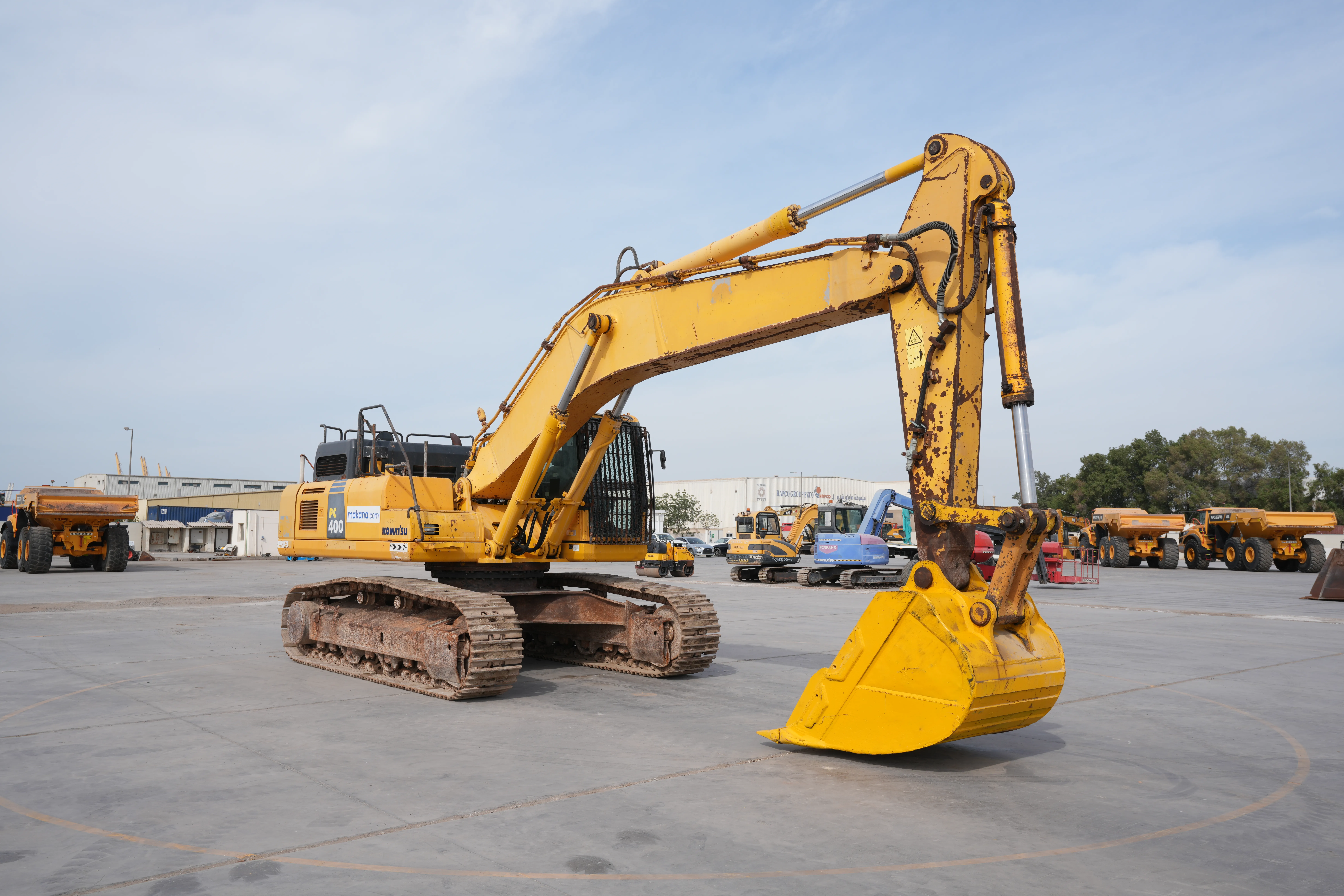 Product-Komatsu PC400-8 large excavator-exterior