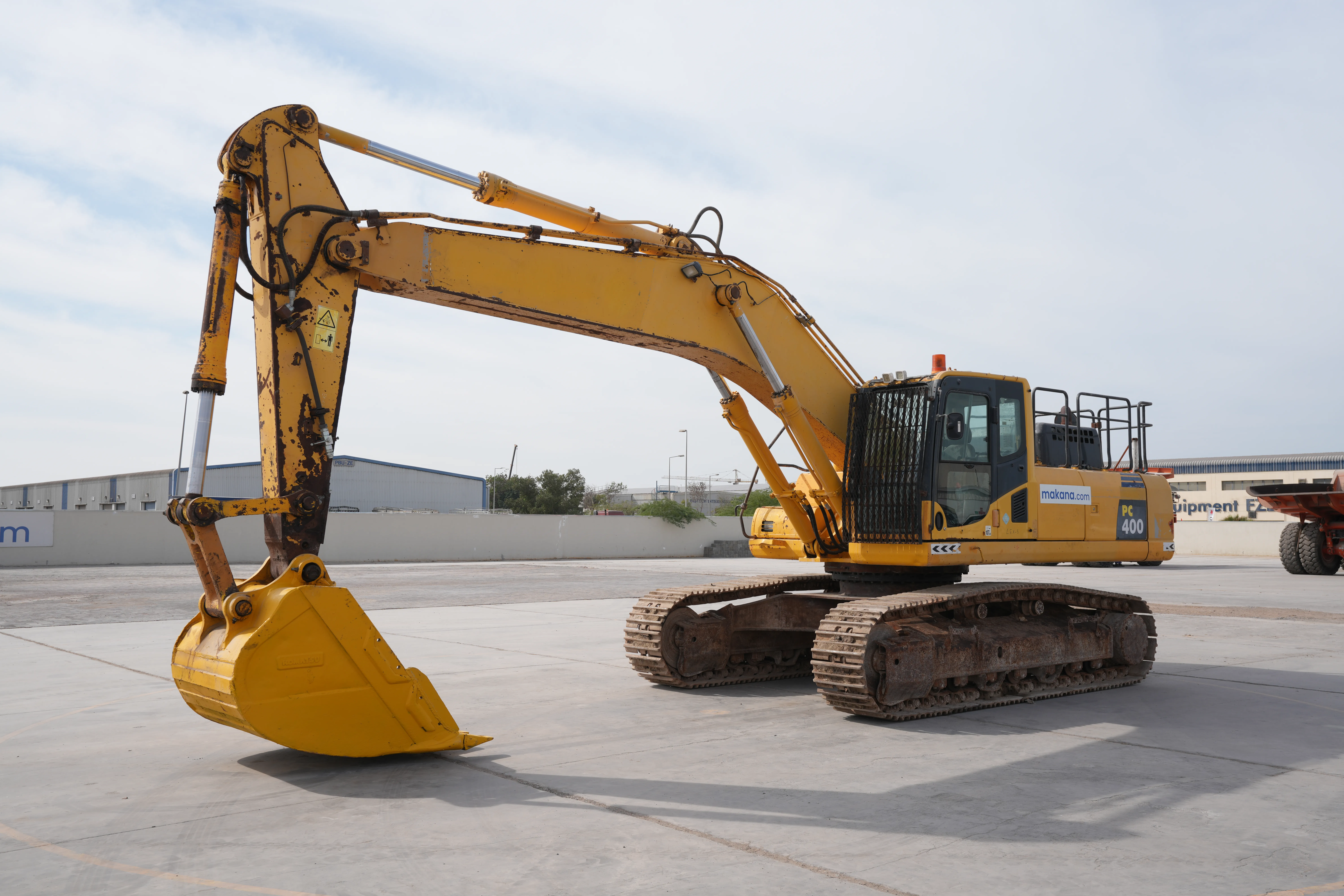 Product-Komatsu PC400-8 large excavator-exterior