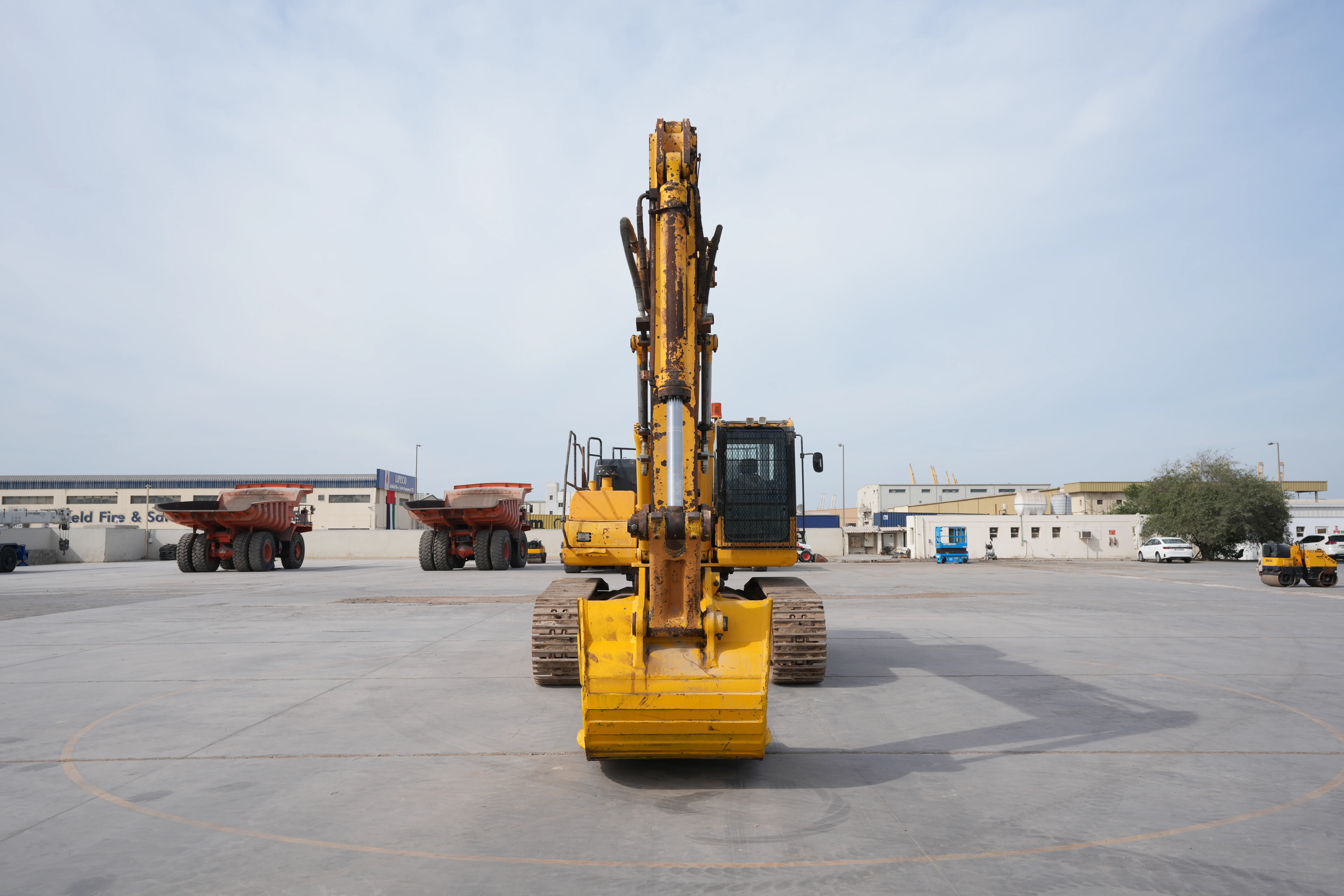 Product-Komatsu PC400-8 large excavator-exterior
