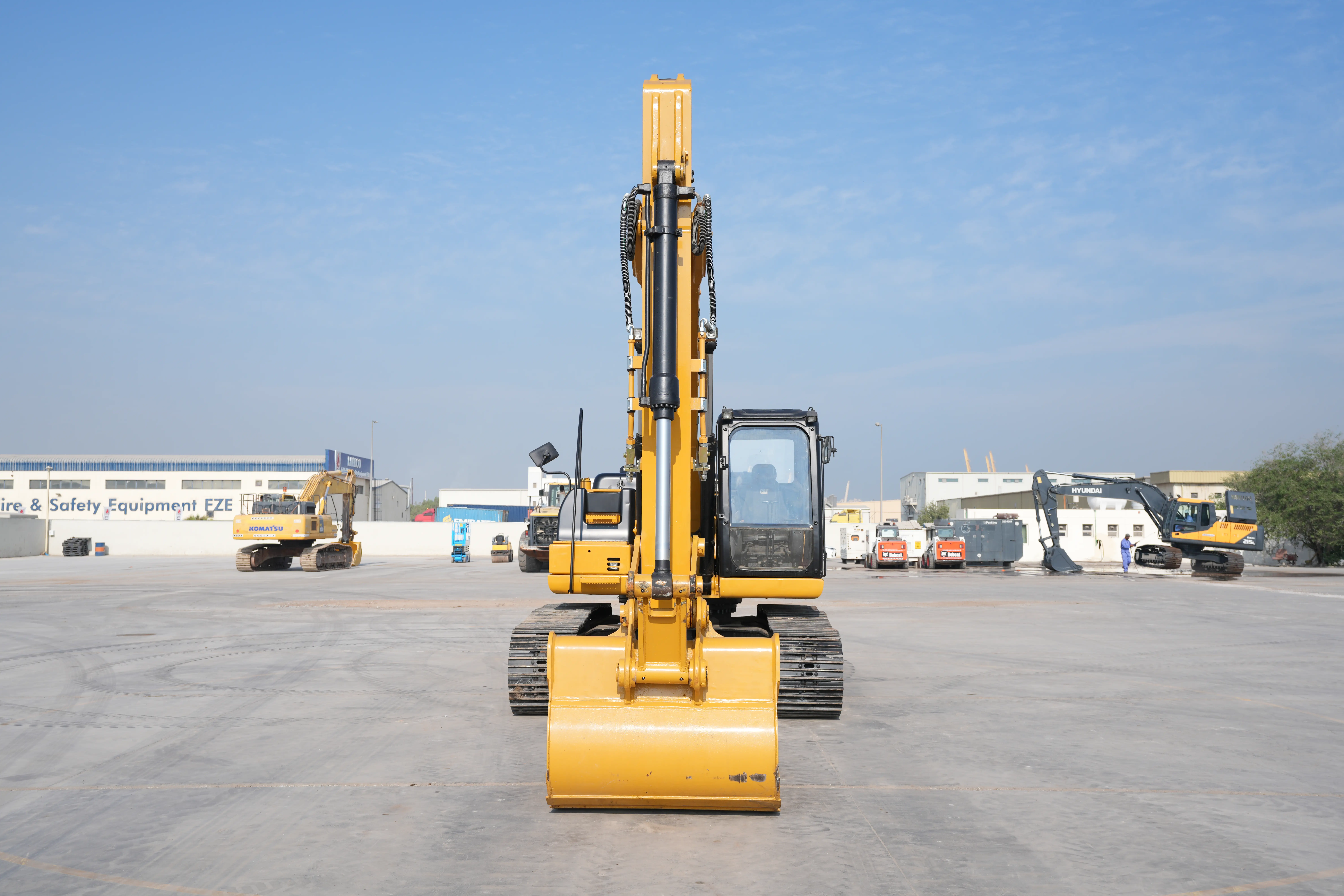 Product-Cat 323D3 medium excavator-exterior