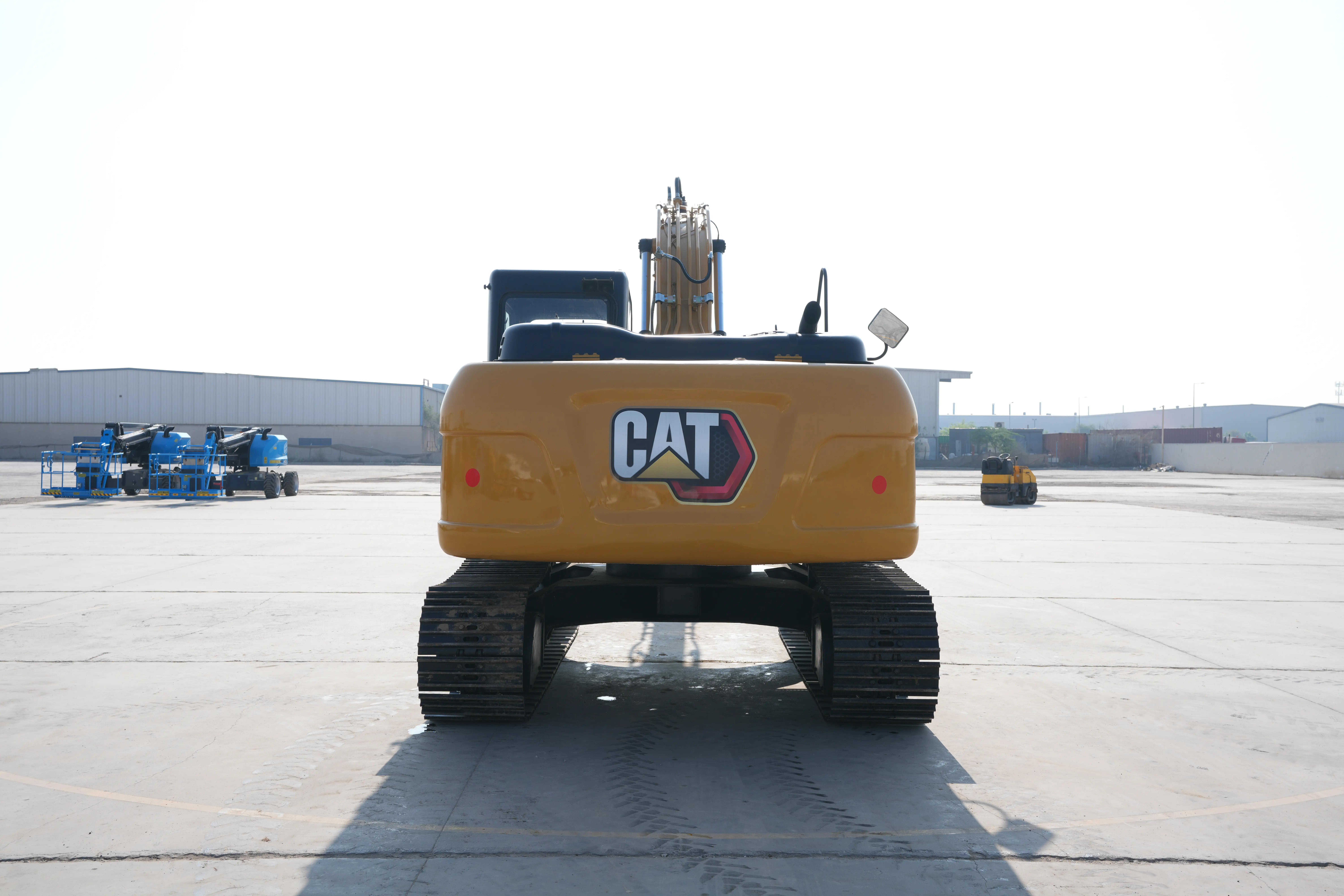 Product-Cat 323D3 medium excavator-exterior