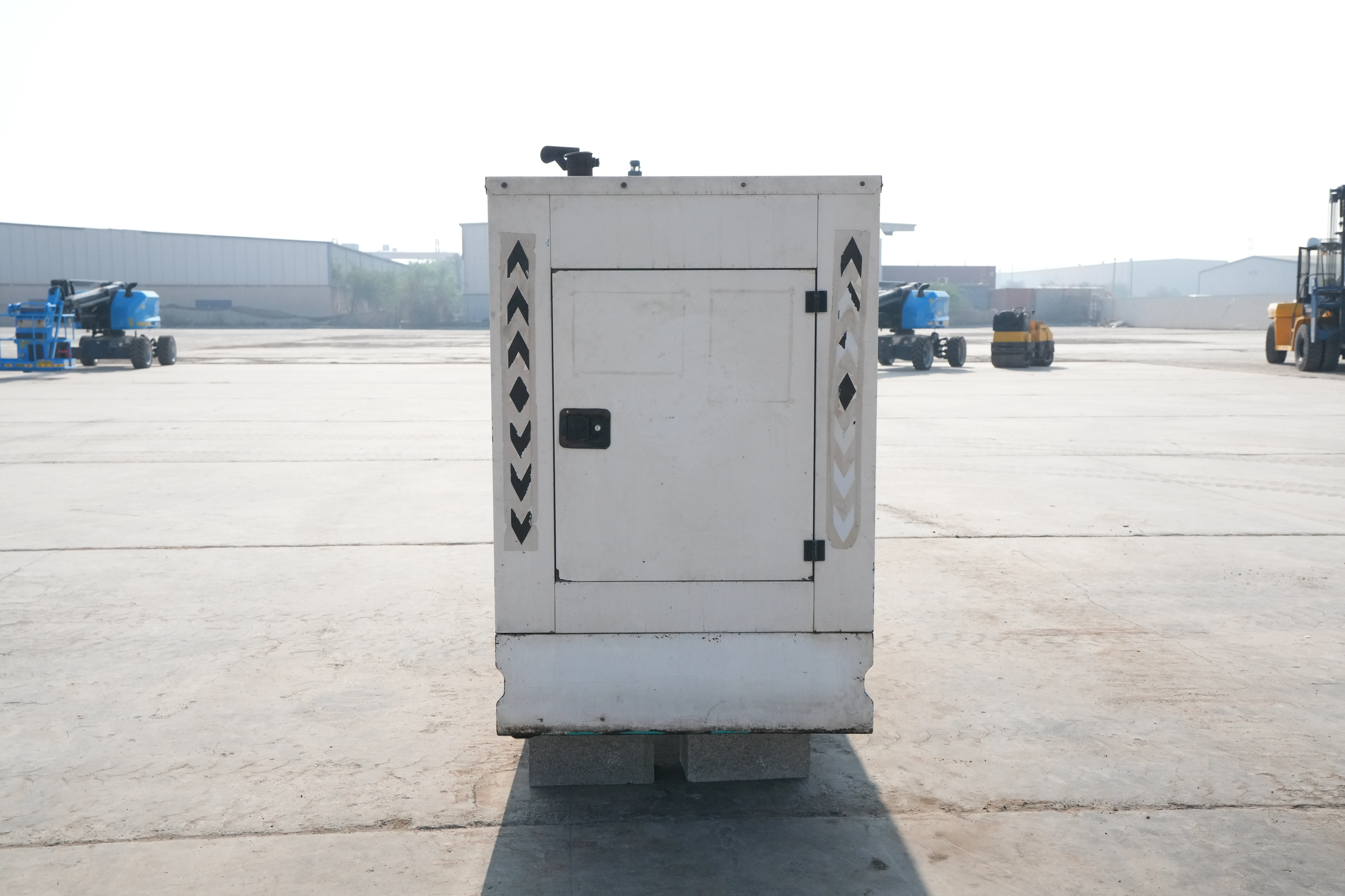 Product-Perkins 100 KVA stationary generator-exterior