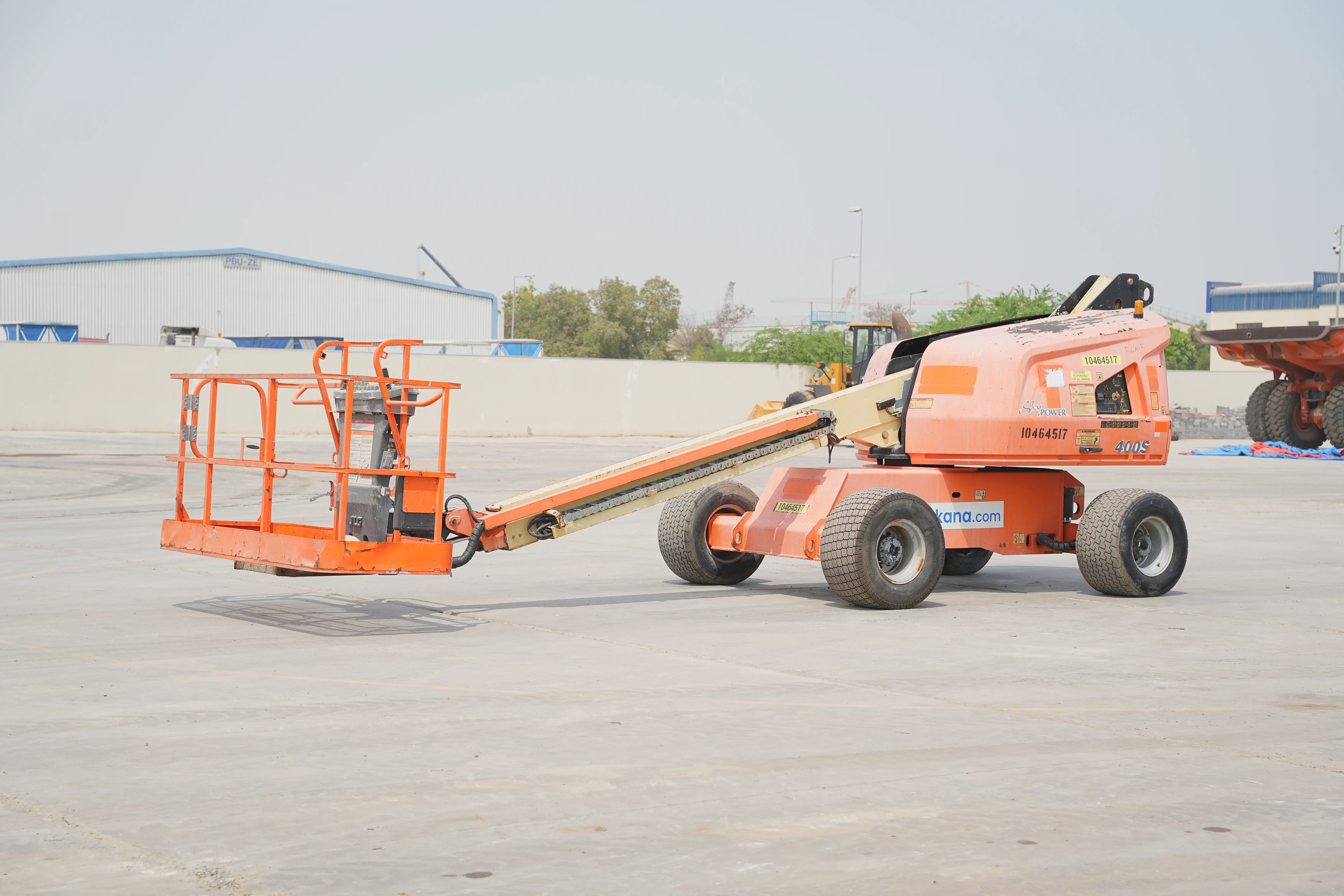 Product-JLG-400S-diesel-telescopic-boom-lift-exterior