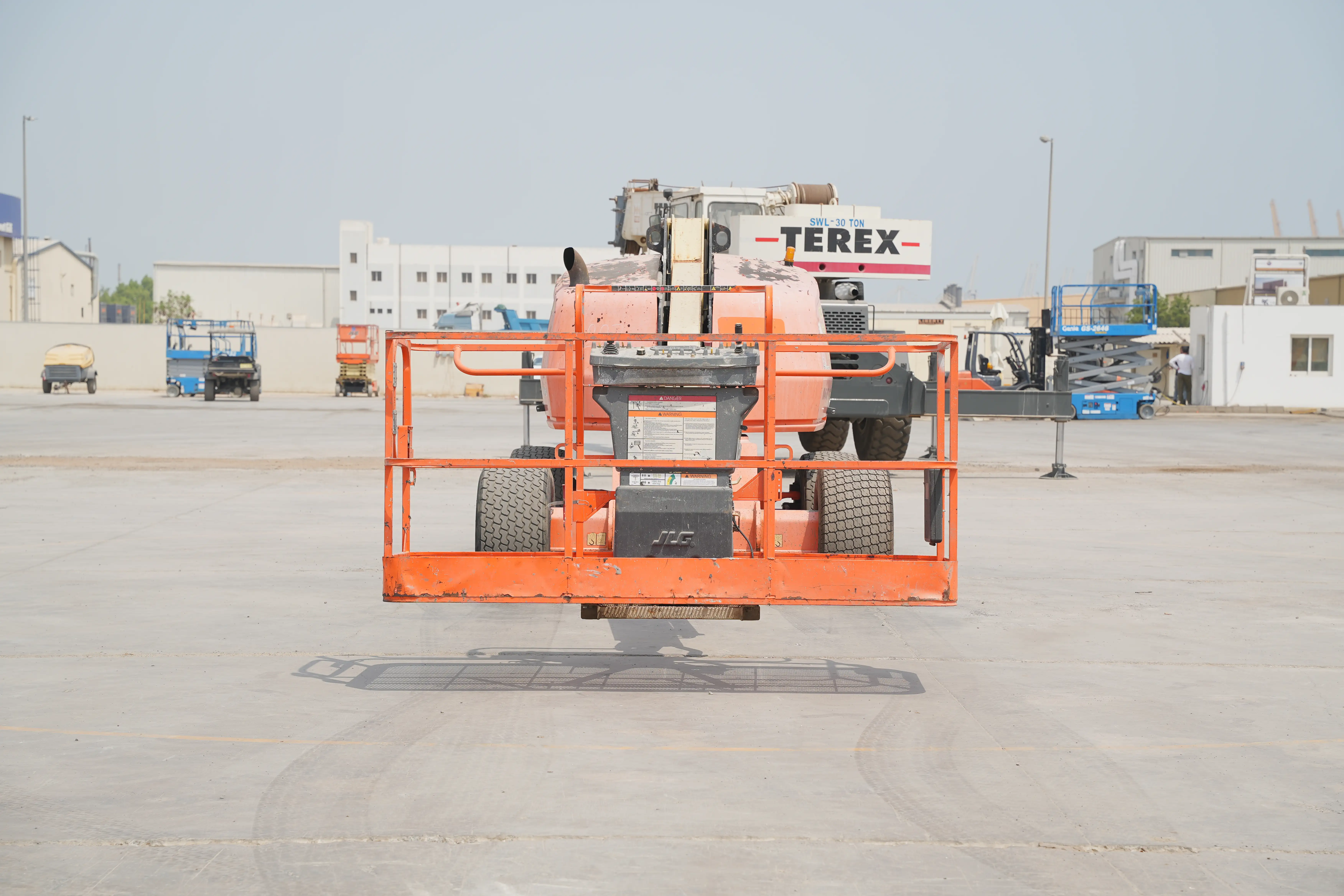 Product-JLG-400S-diesel-telescopic-boom-lift-exterior