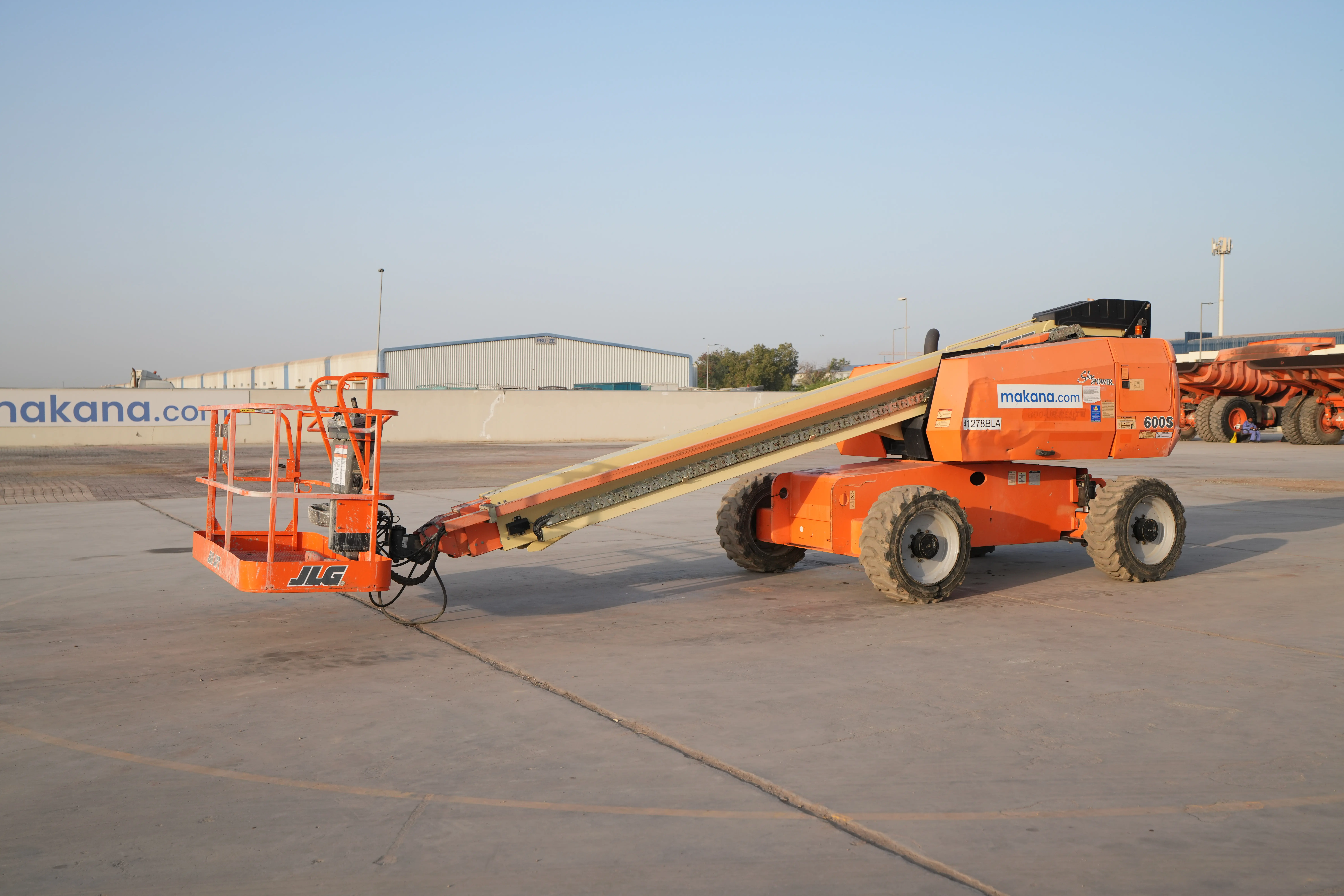 Product-JLG 600S diesel telescopic boom lift-exterior
