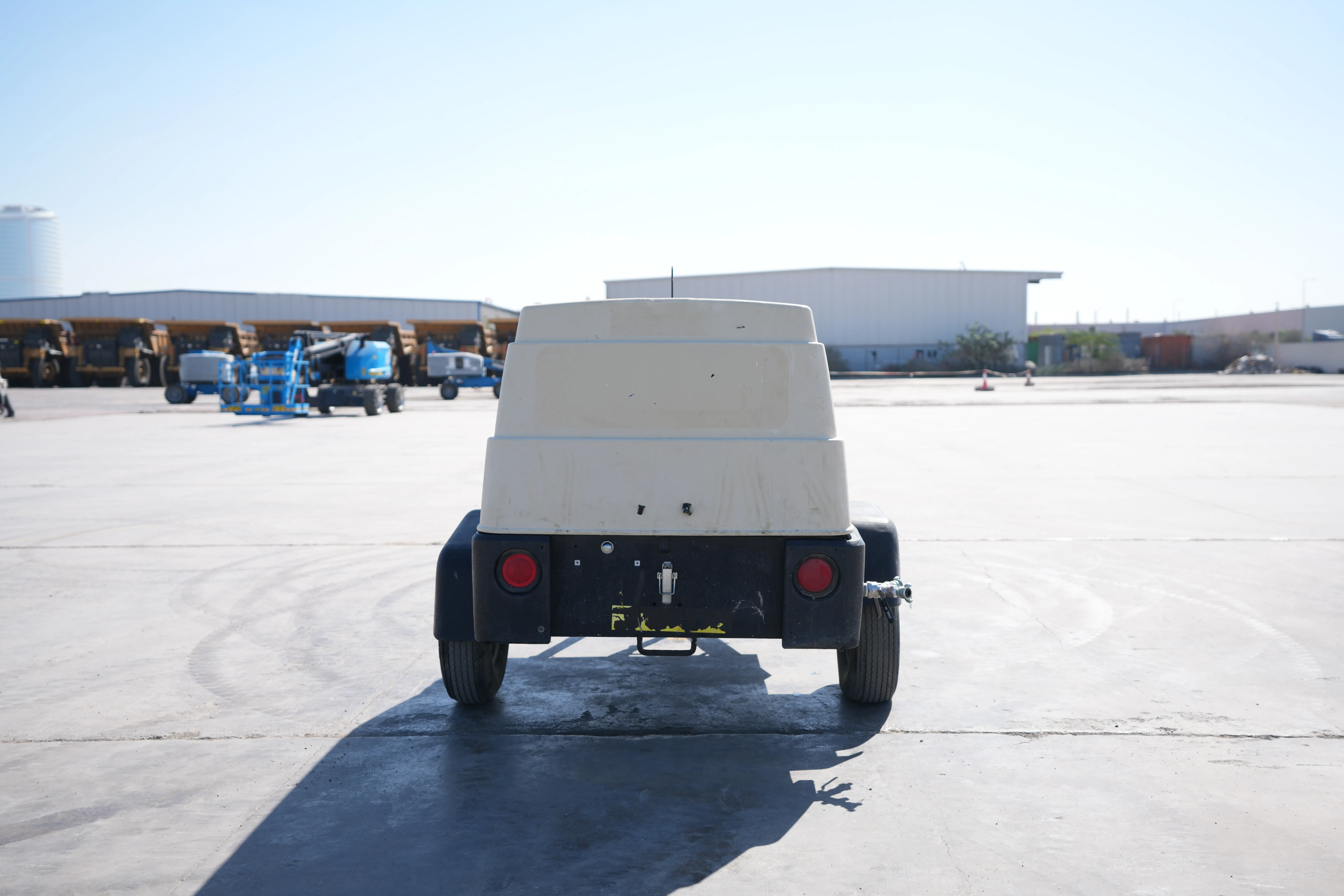 Product-IR Doosan C185 T4F air compressor-exterior