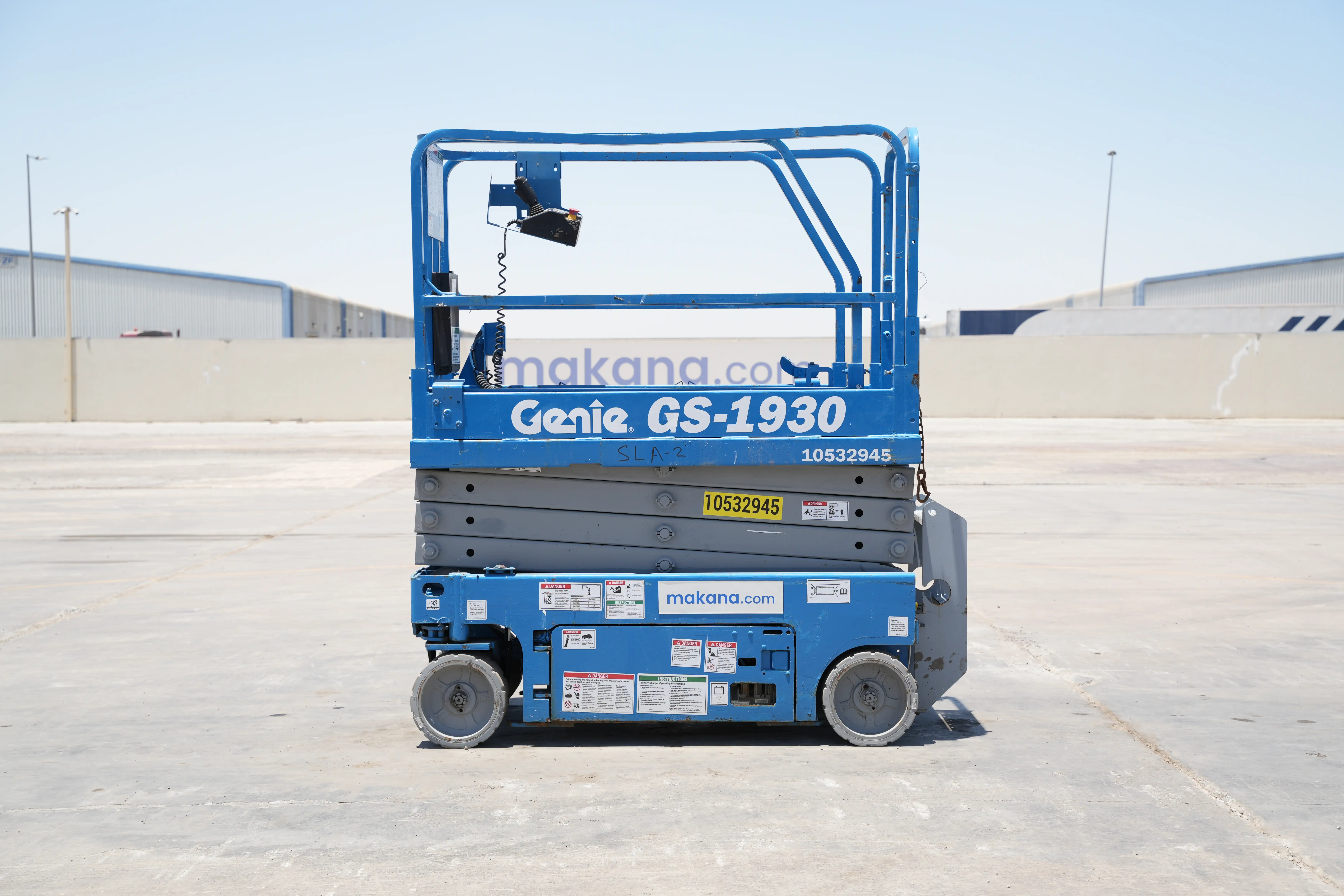 Product-Genie GS-1930 electric scissor lift-exterior