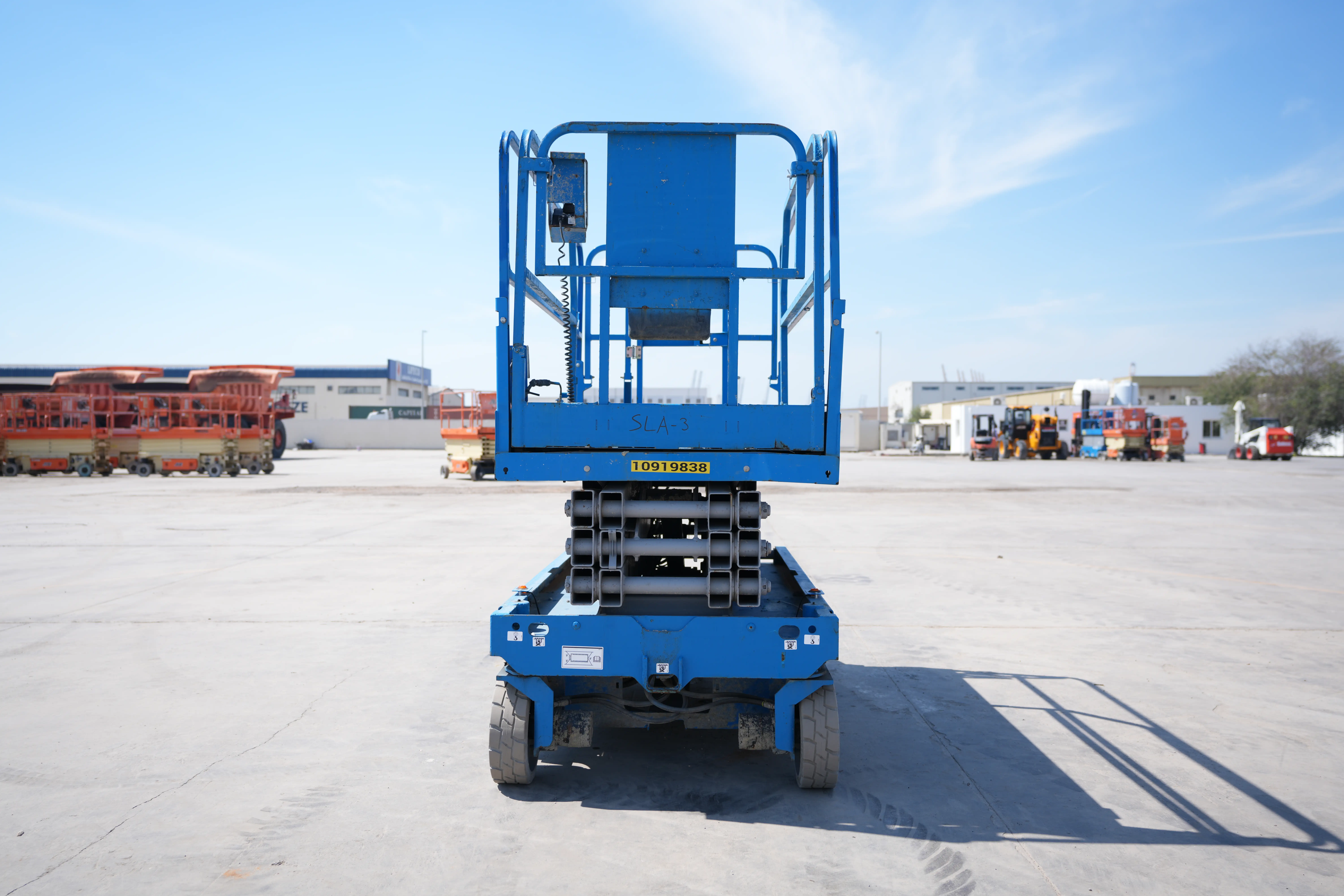 Product-Genie GS-2646 electric scissor lift-exterior