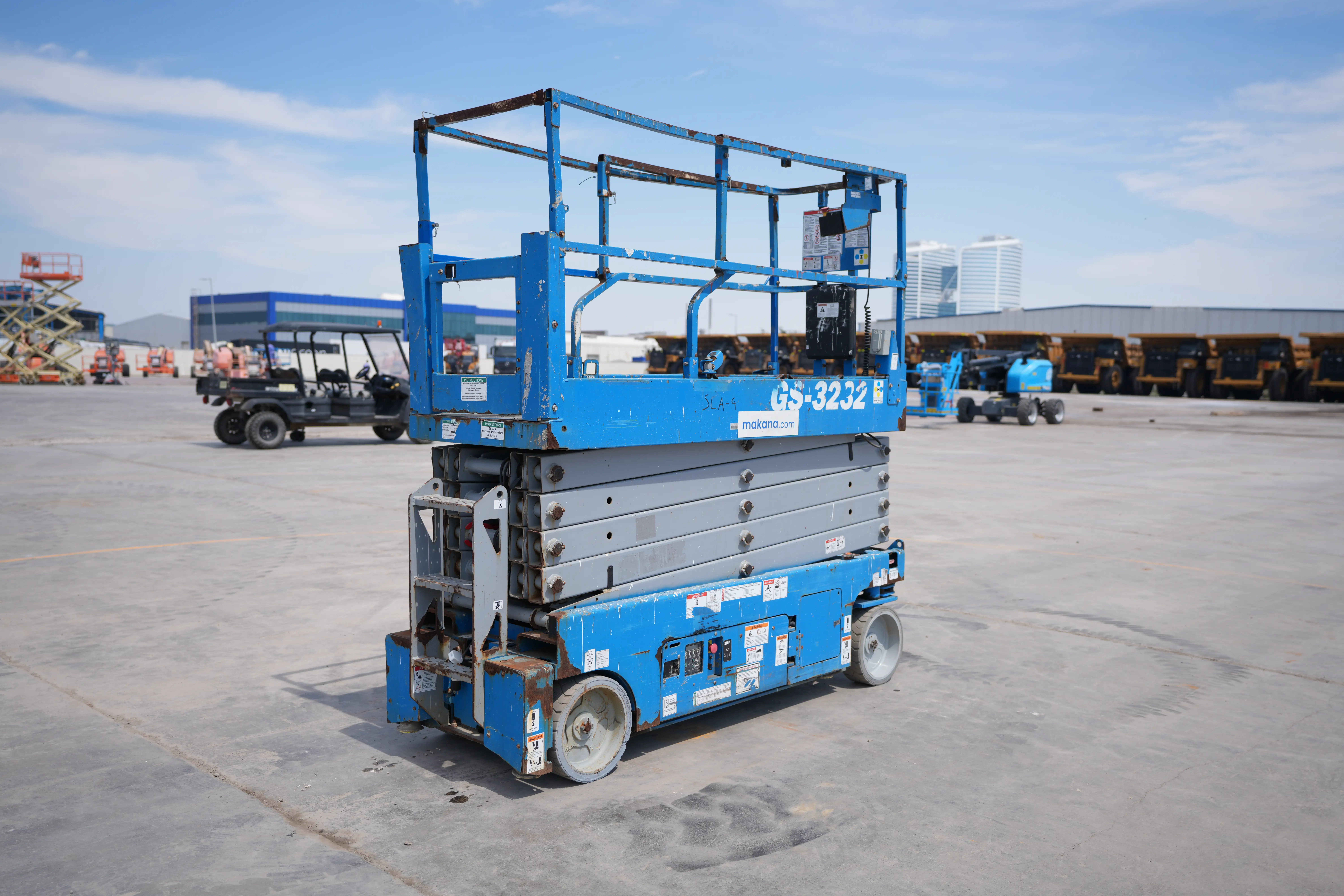 Product-Genie GS-3232 electric scissor lift-exterior