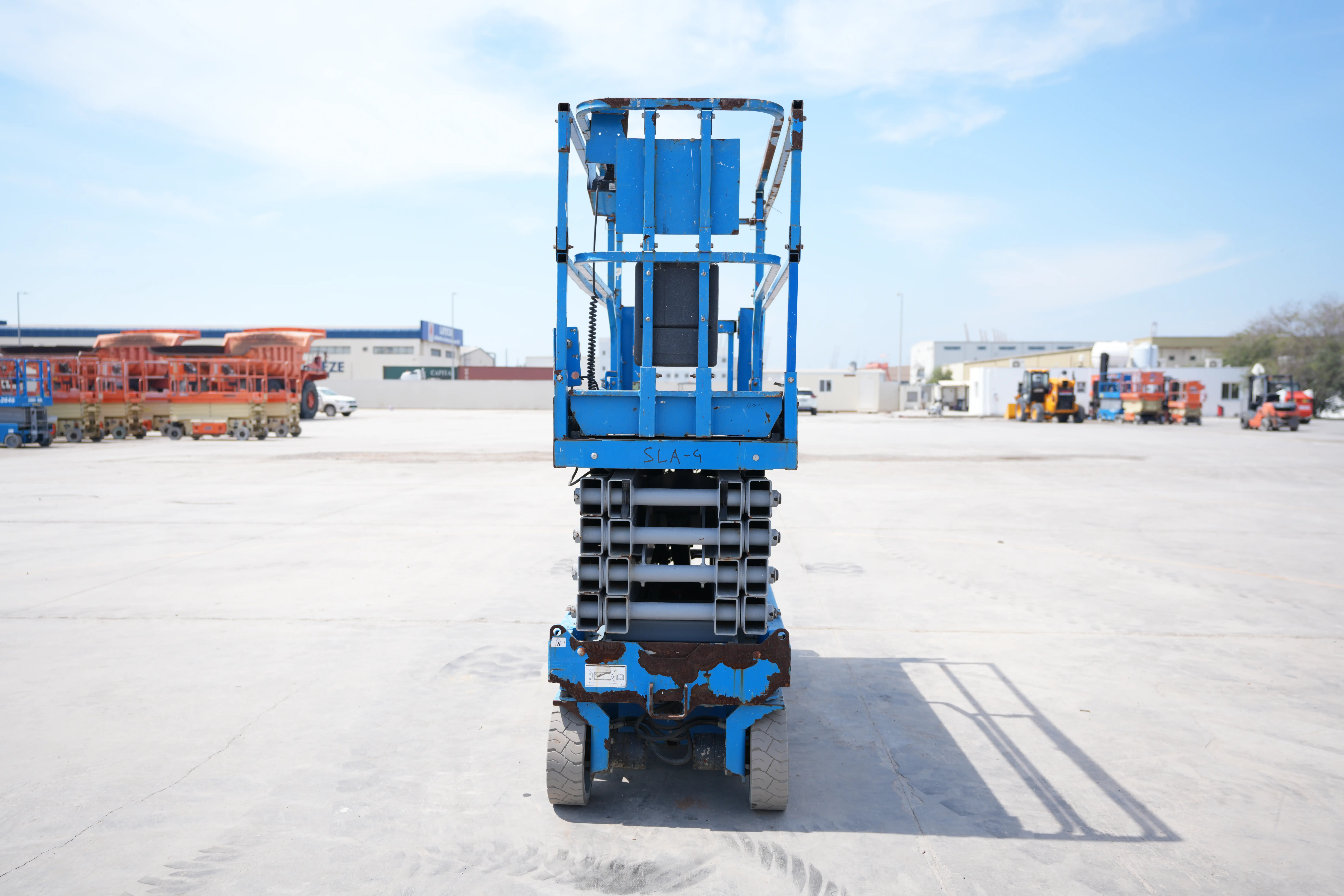 Product-Genie GS-3232 electric scissor lift-exterior