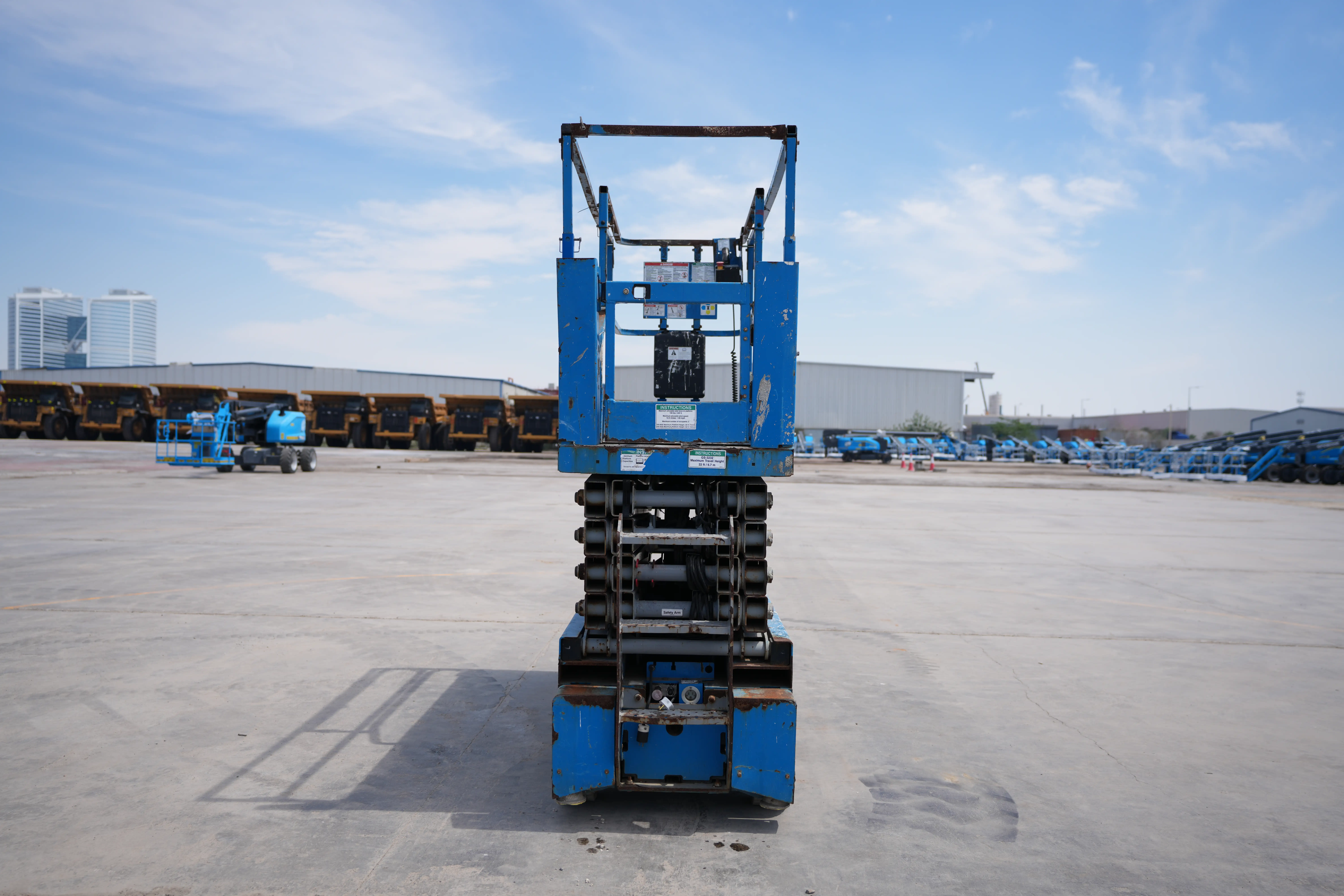 Product-Genie GS-3232 electric scissor lift-exterior