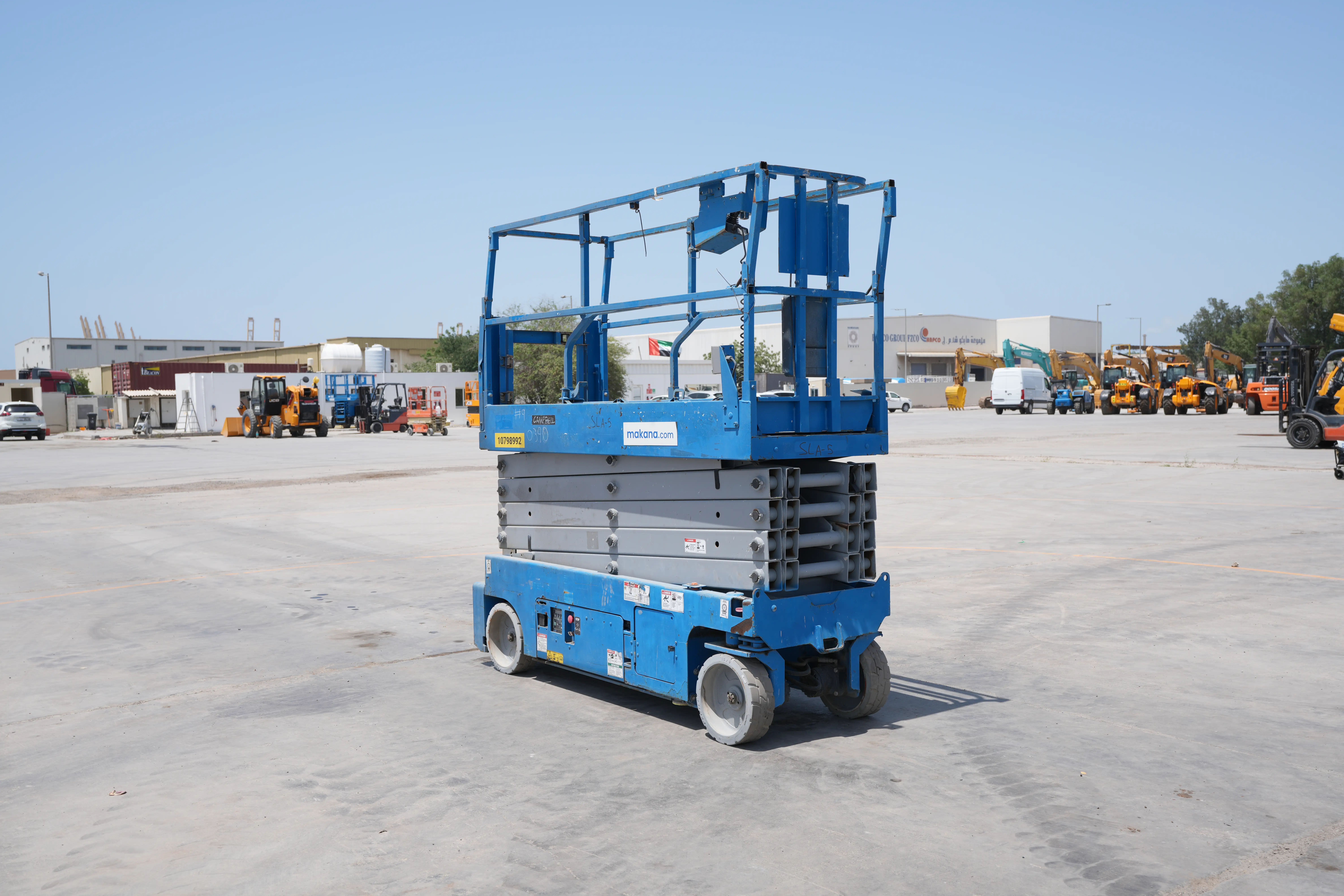 Product-Genie GS-3232 electric scissor lift-exterior