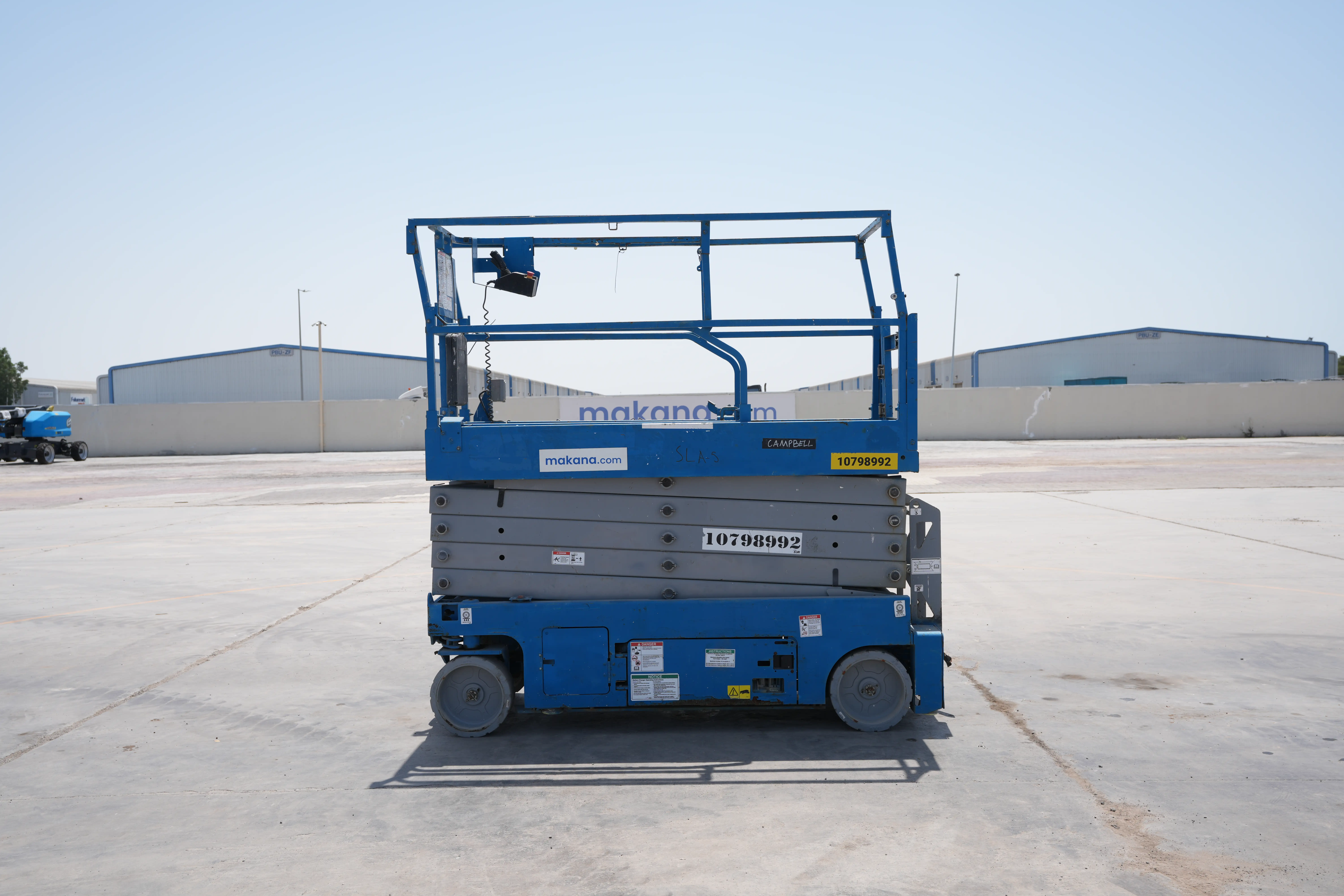 Product-Genie GS-3232 electric scissor lift-exterior