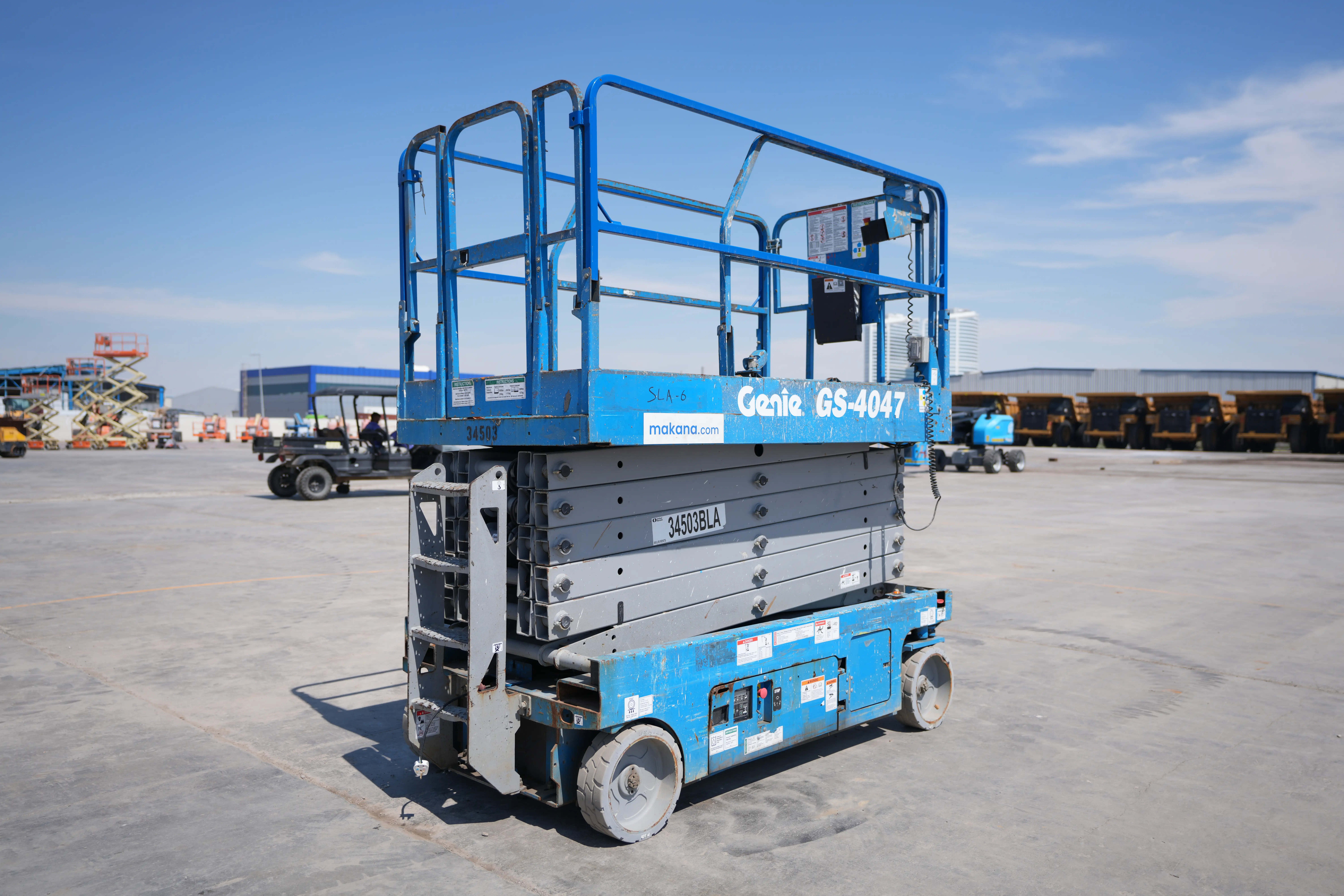 Product-Genie GS-4047 electric scissor lift-exterior
