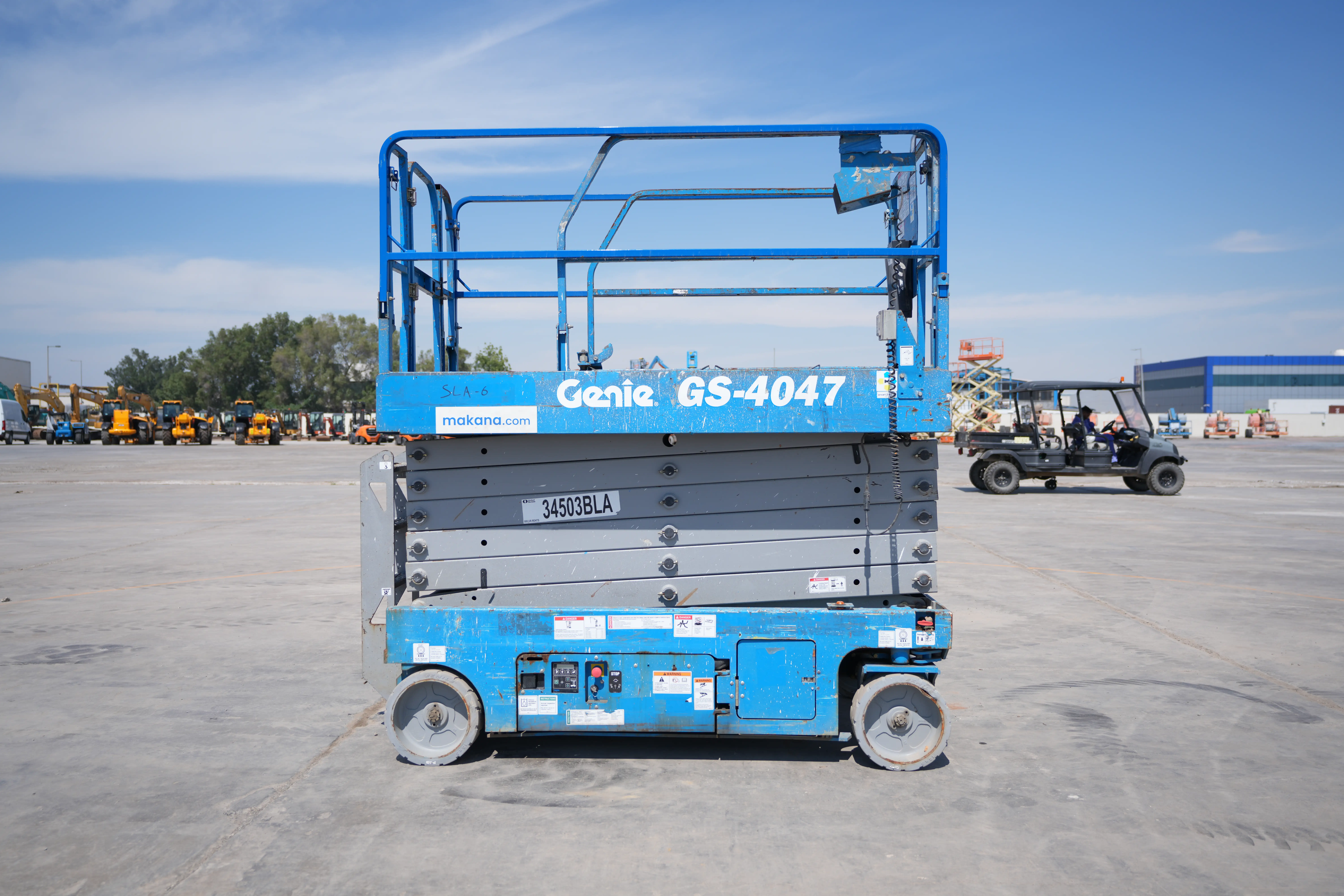 Product-Genie GS-4047 electric scissor lift-exterior