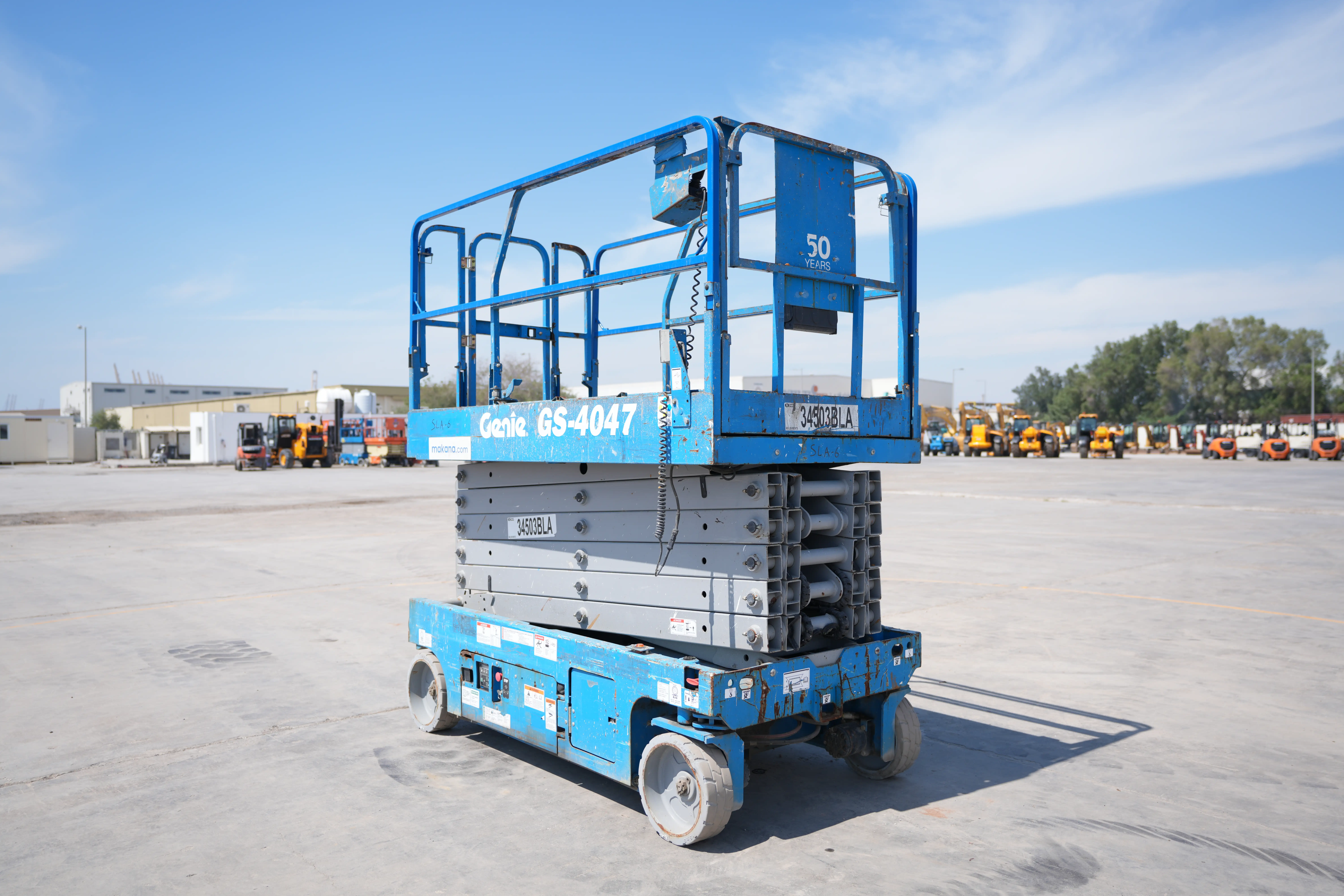 Product-Genie GS-4047 electric scissor lift-exterior