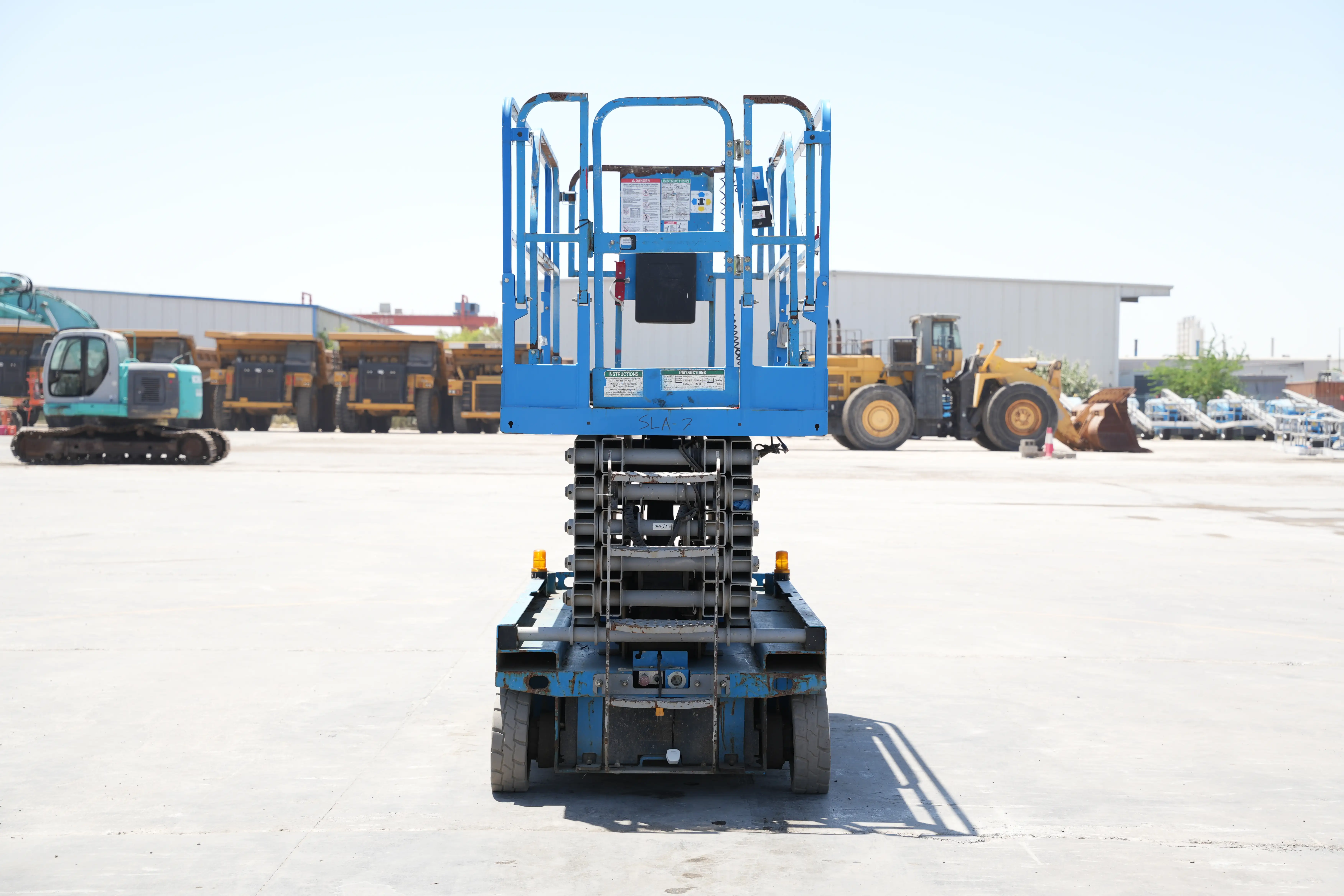 Product-Genie GS-4047 electric scissor lift-exterior