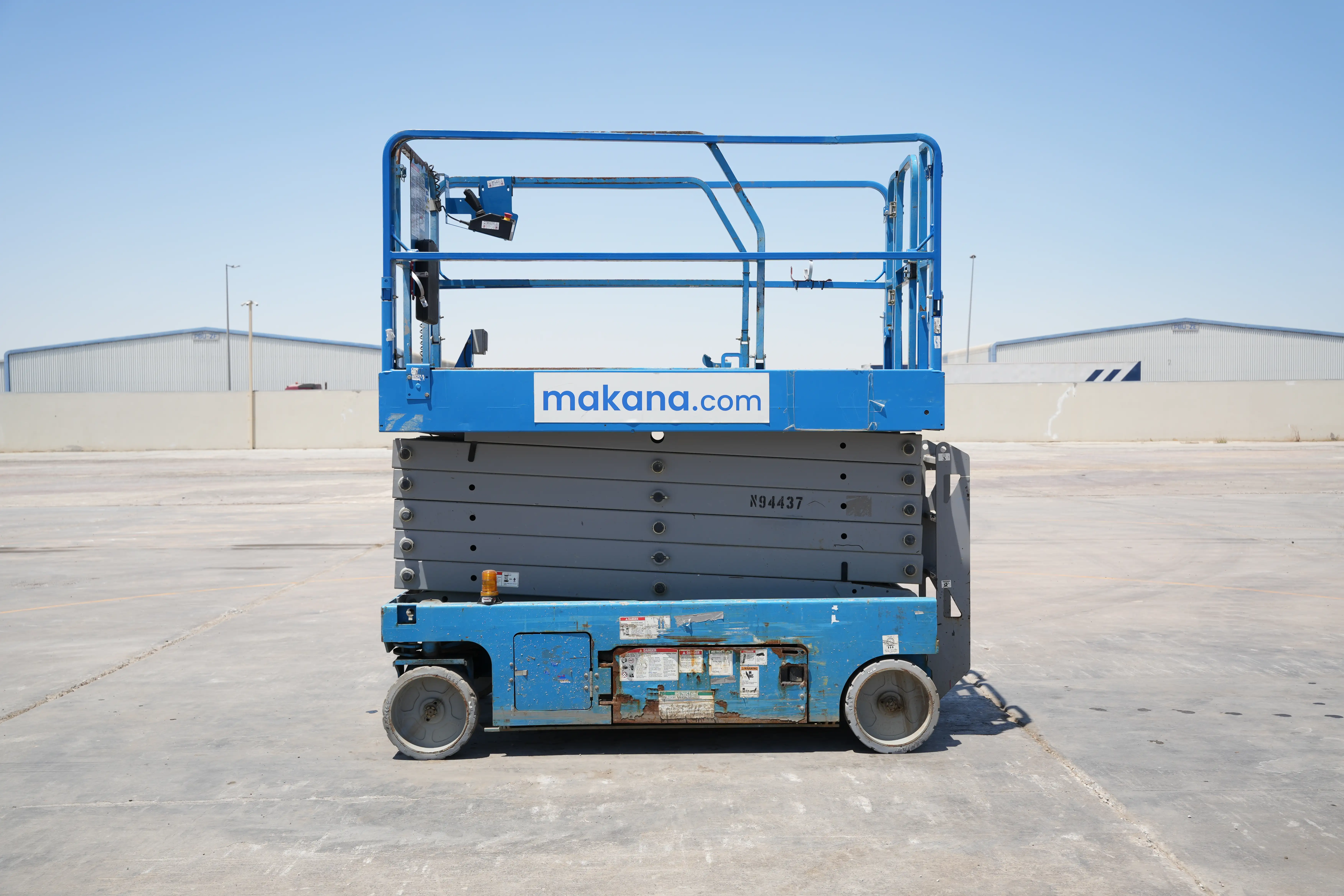Product-Genie GS-4047 electric scissor lift-exterior