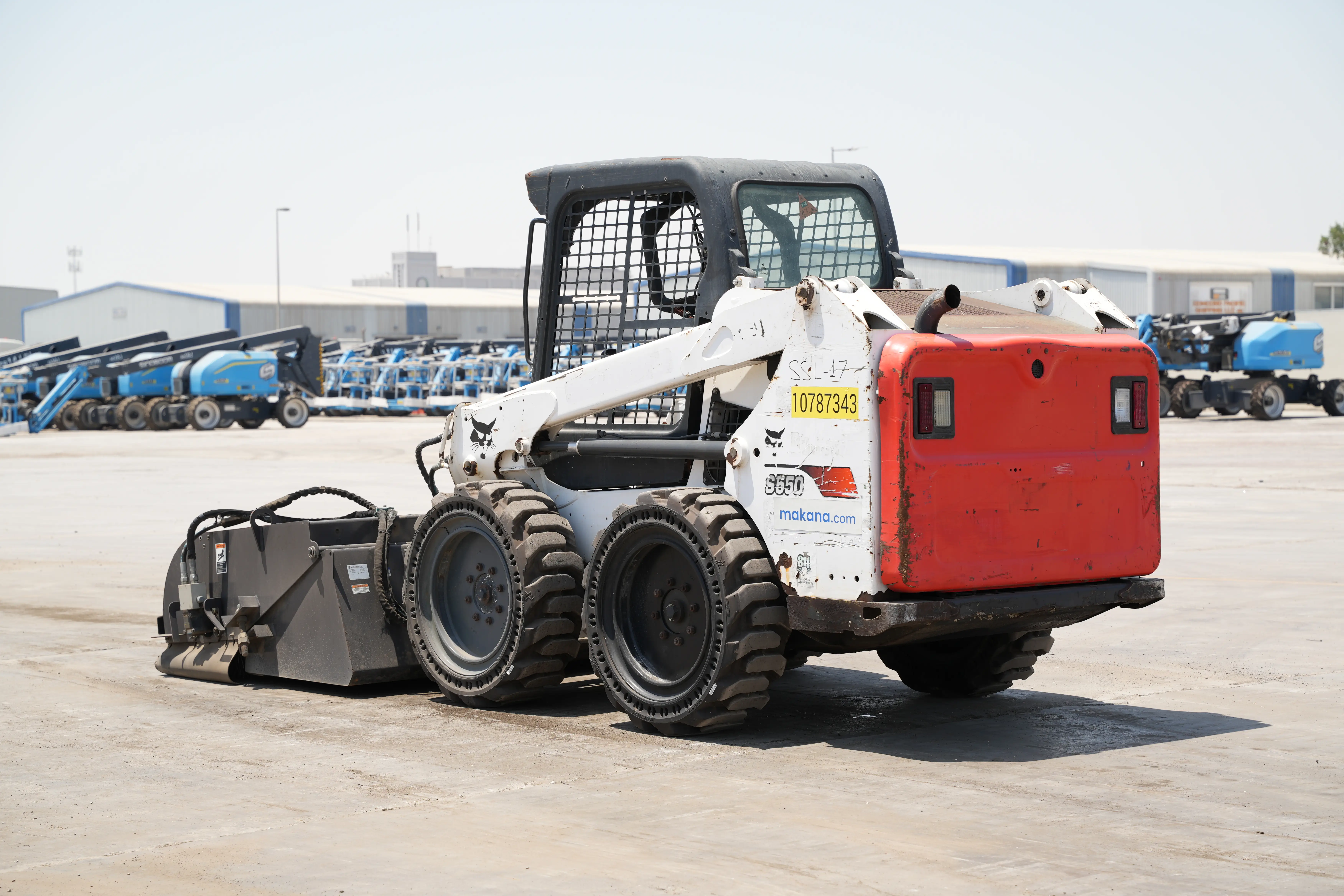Product-Bobcat S550 skid steer loader-exterior