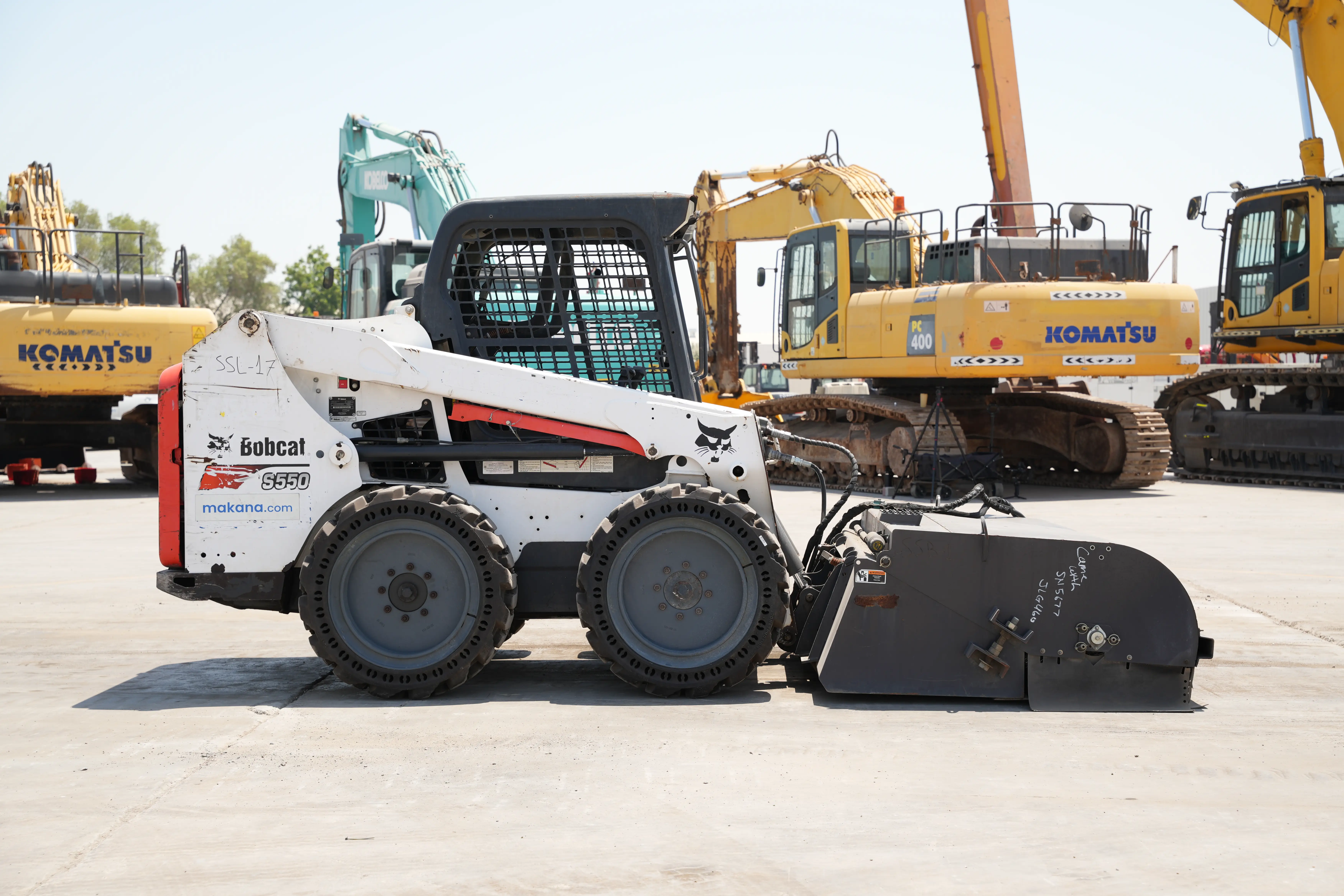 Product-Bobcat S550 skid steer loader-exterior