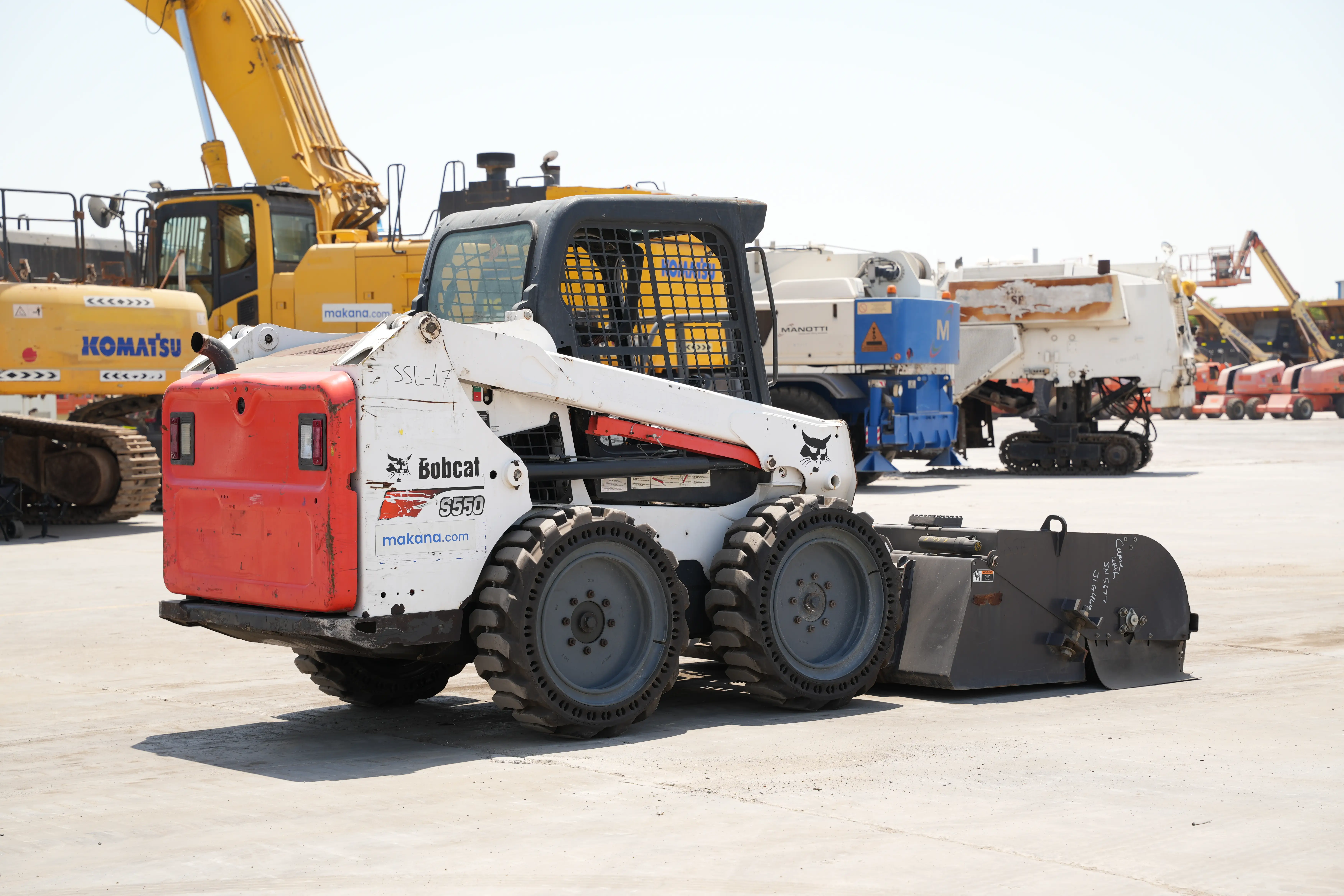 Product-Bobcat S550 skid steer loader-exterior
