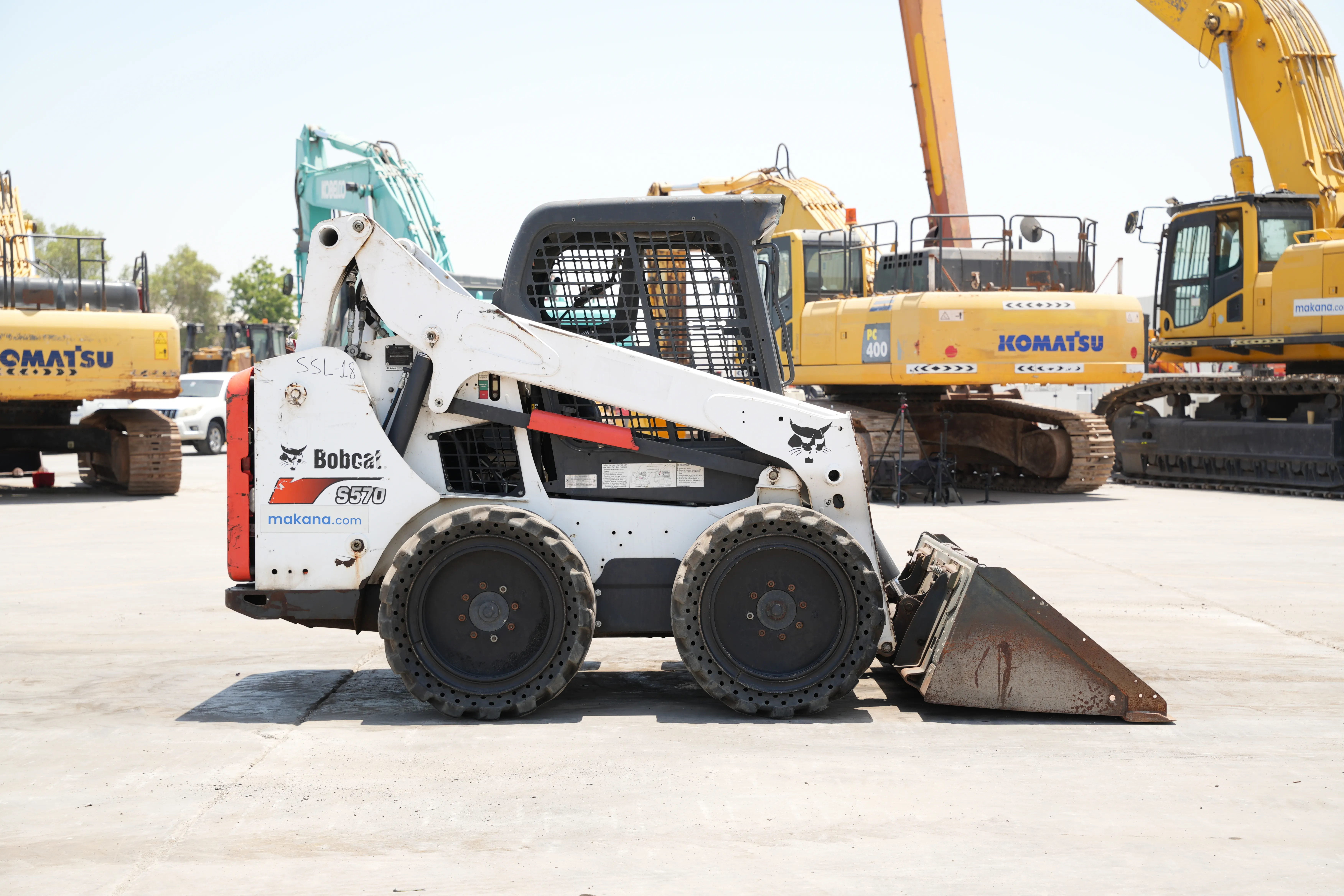 Product-Bobcat S570 skid steer loader-exterior