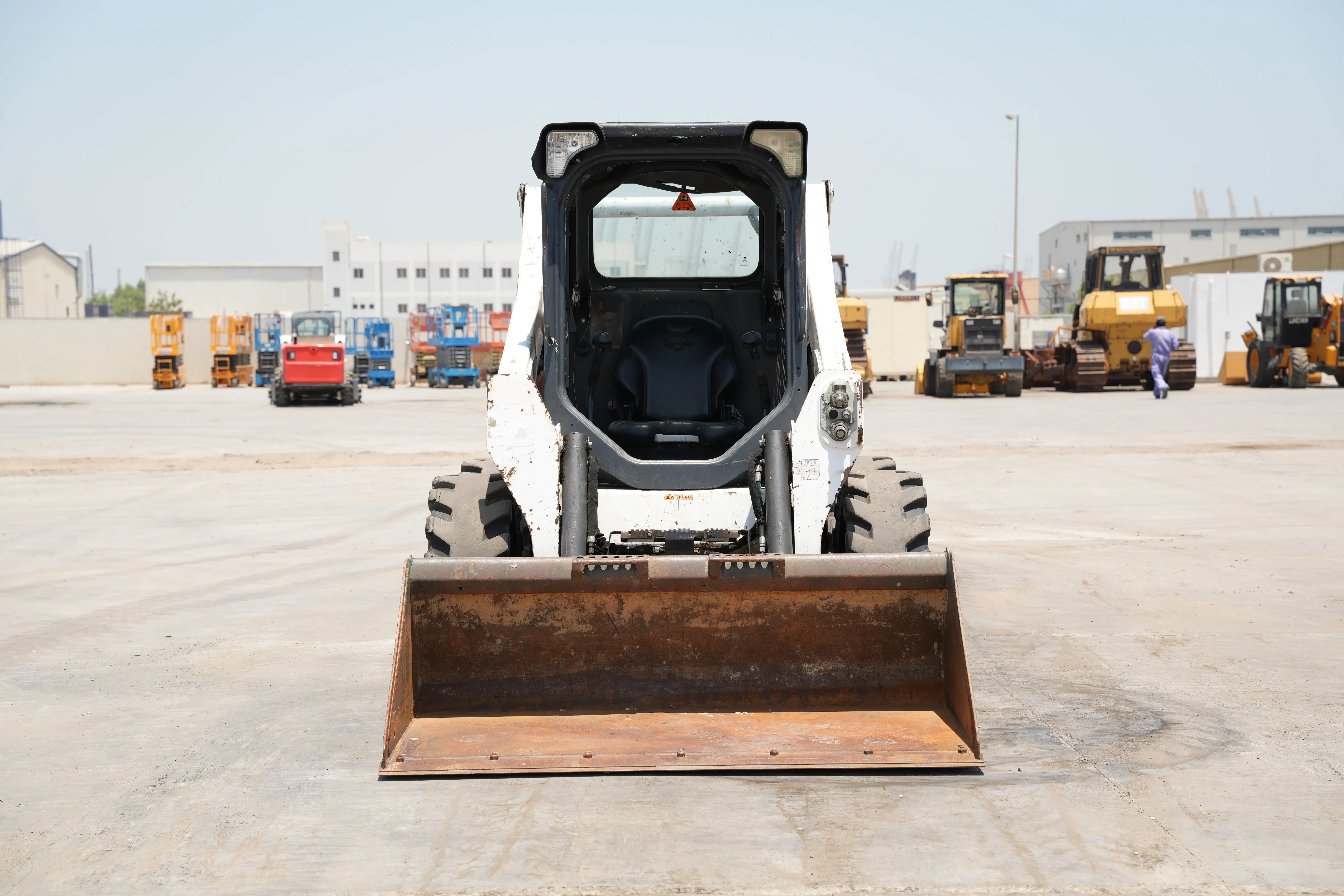 Product-Bobcat S570 skid steer loader-exterior
