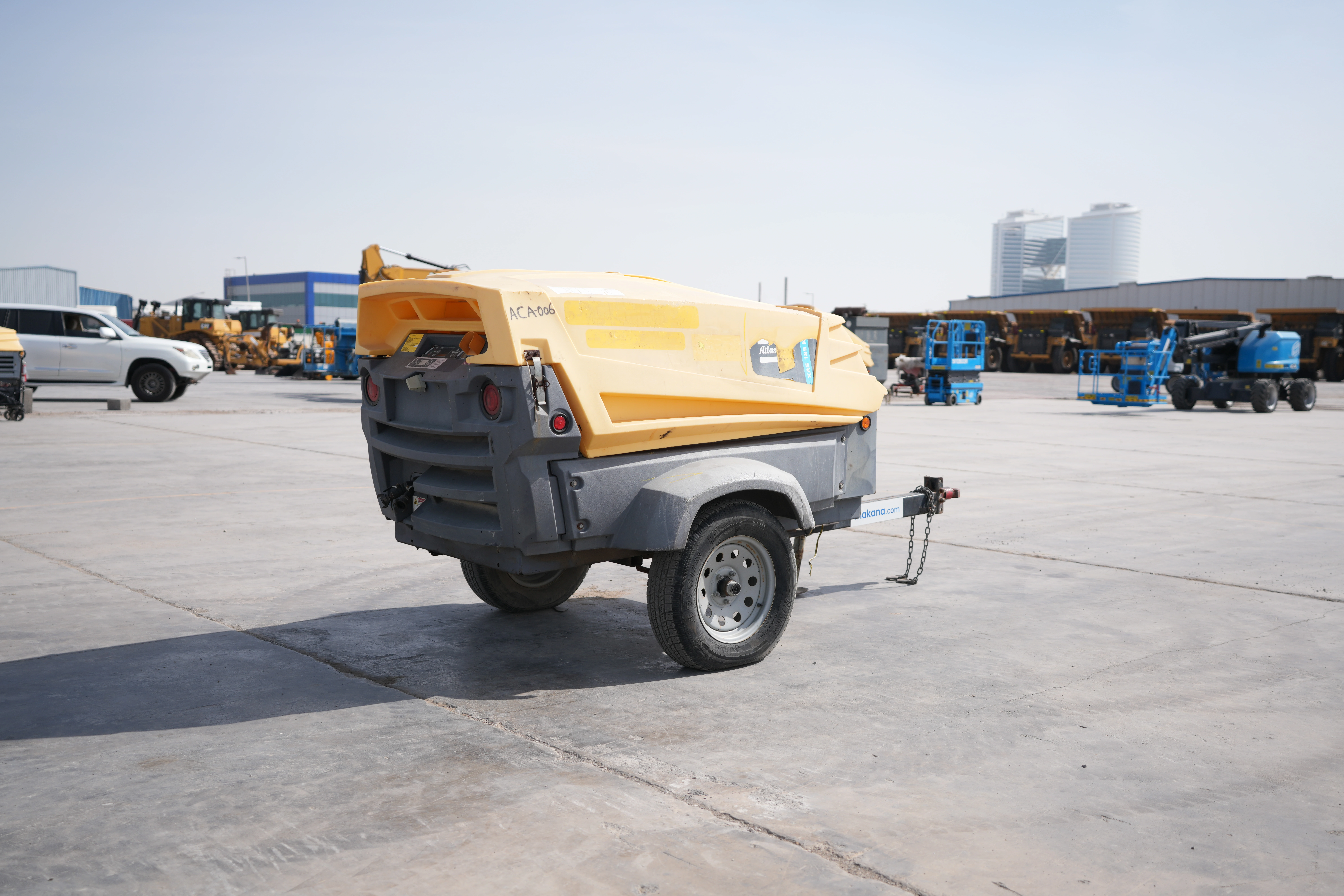 Product-Atlas Copco XAS 185 T4F air compressor-exterior