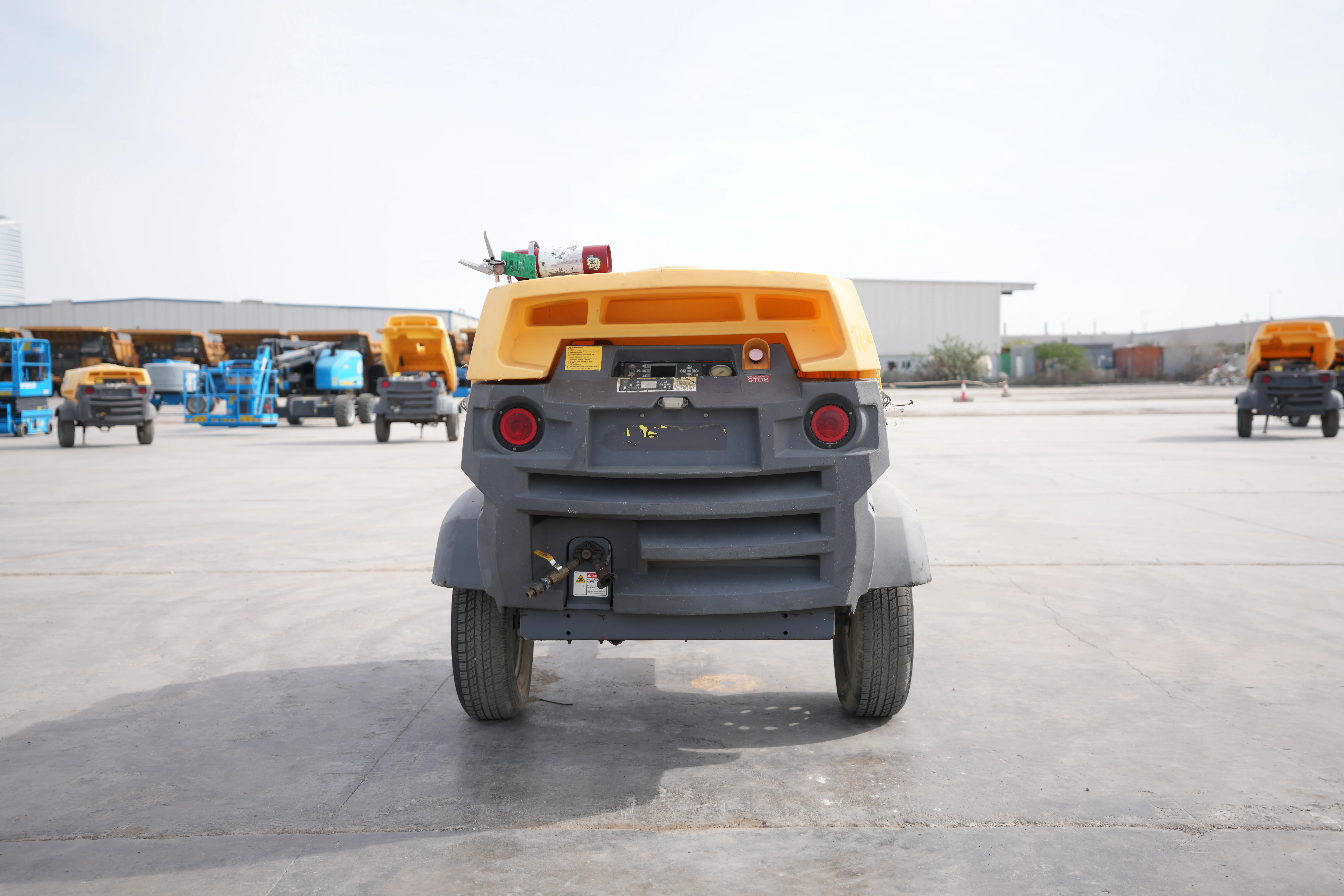 Product-Atlas Copco XAS 185 T4F air compressor-exterior
