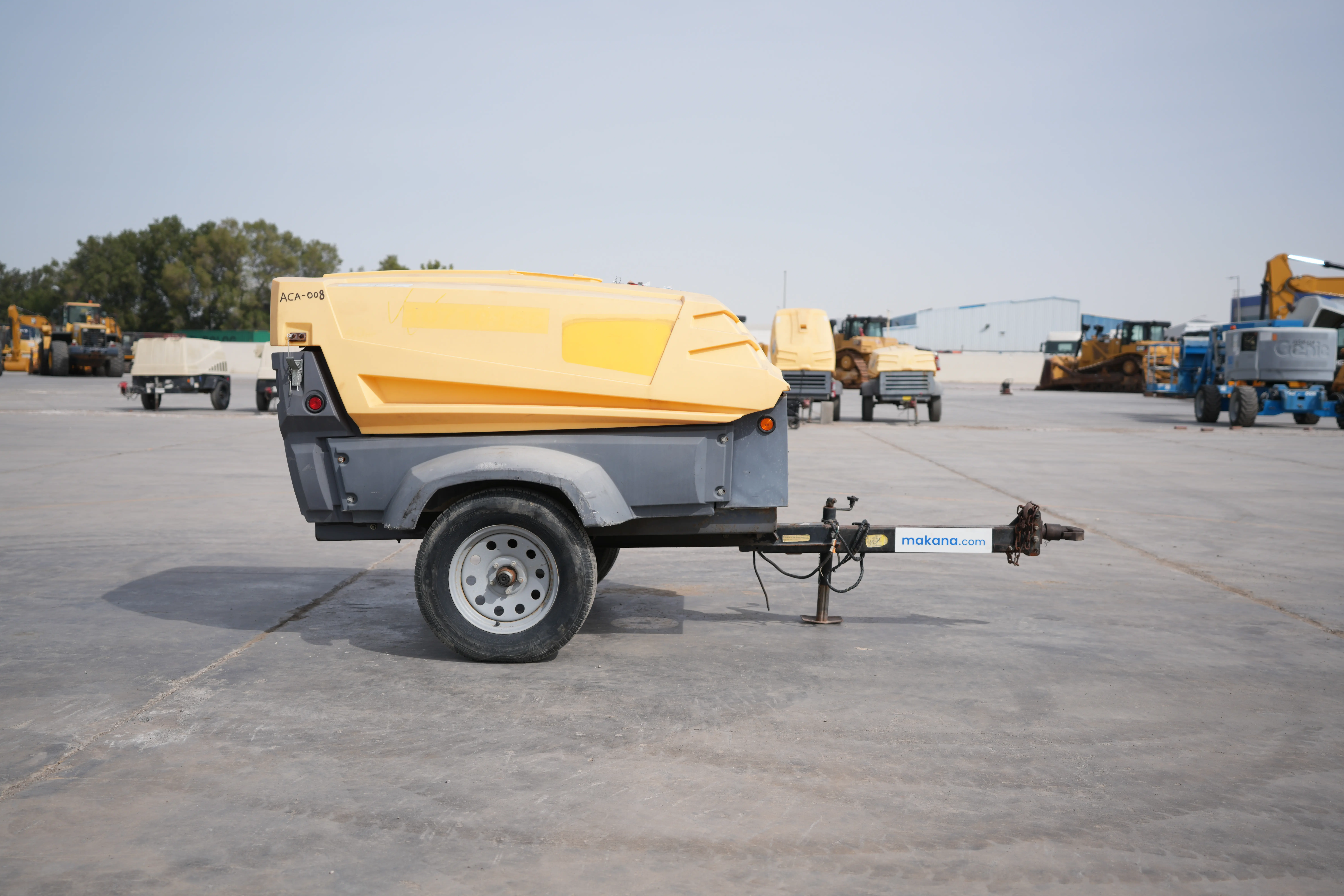 Product-Atlas Copco XAS 185 air compressor-exterior