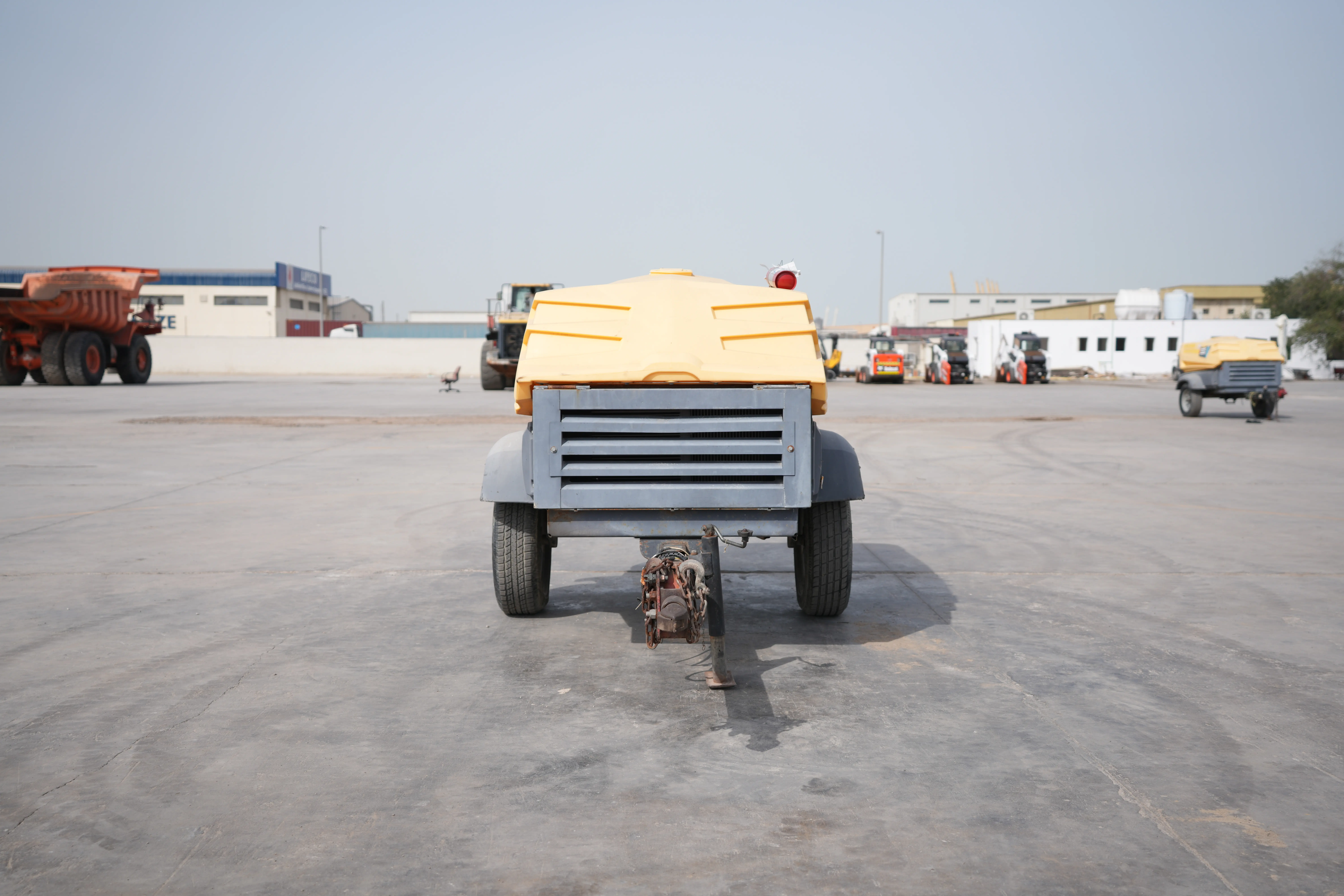 Product-Atlas Copco XAS 185 air compressor-exterior