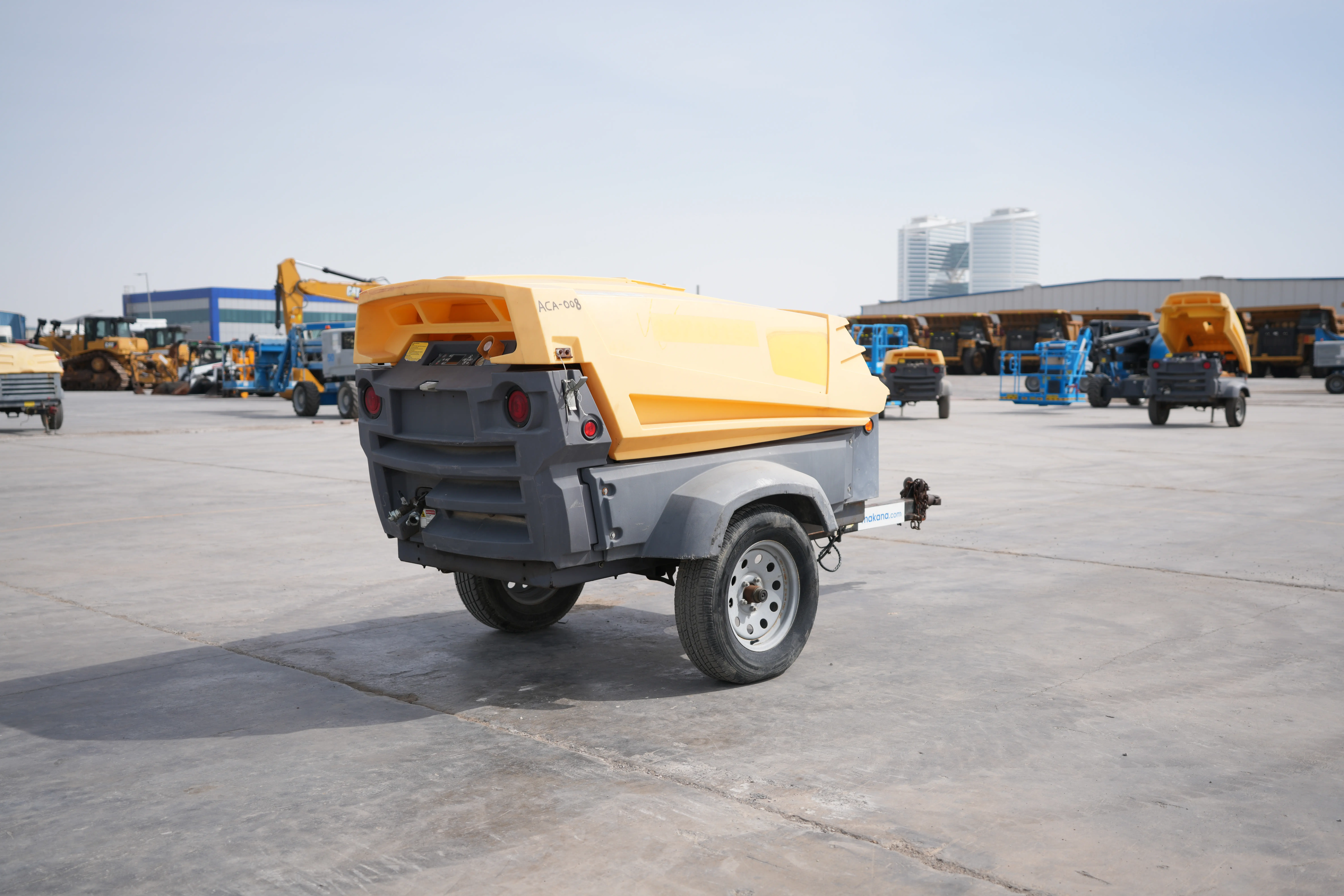 Product-Atlas Copco XAS 185 air compressor-exterior
