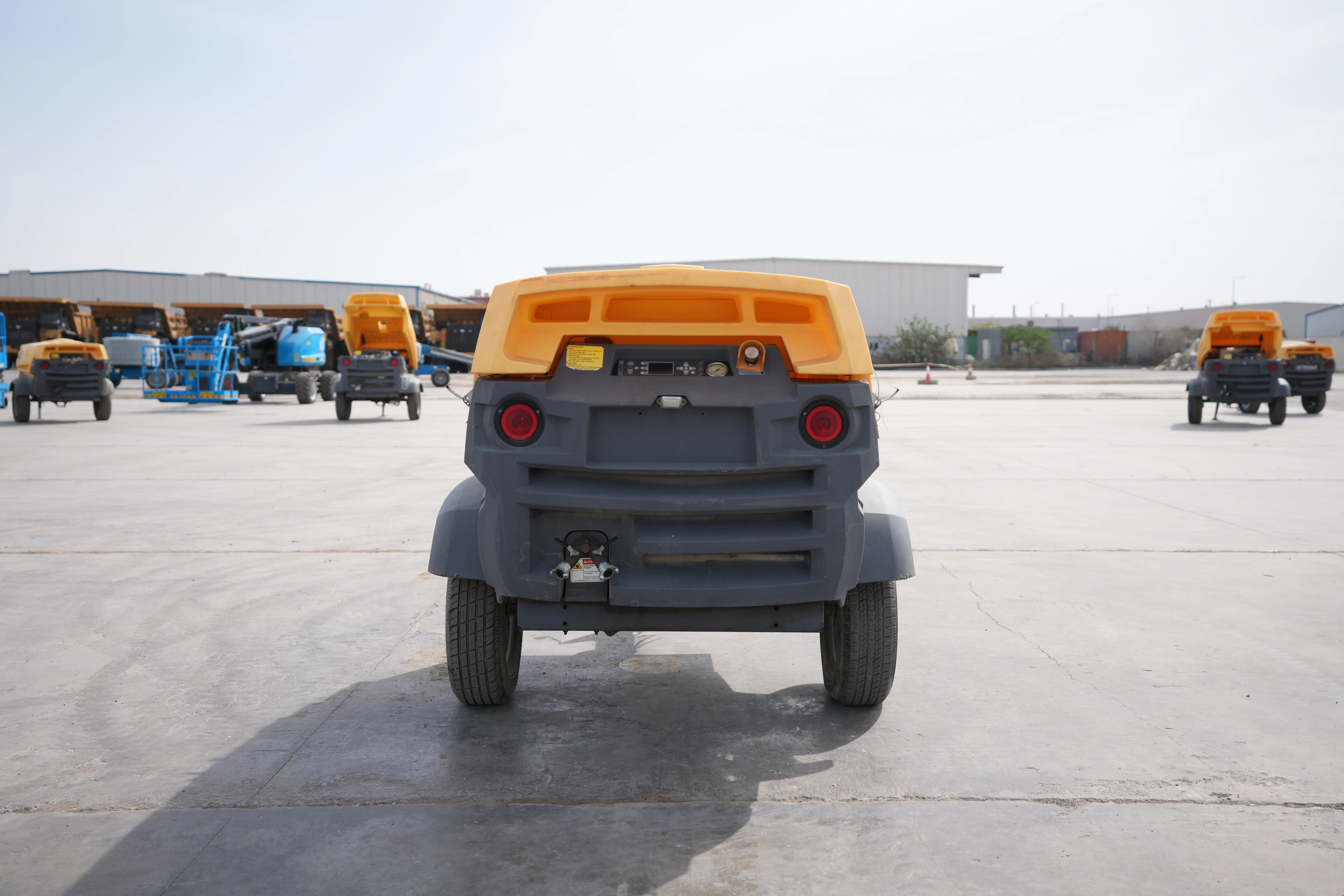 Product-Atlas Copco XAS 185 air compressor-exterior