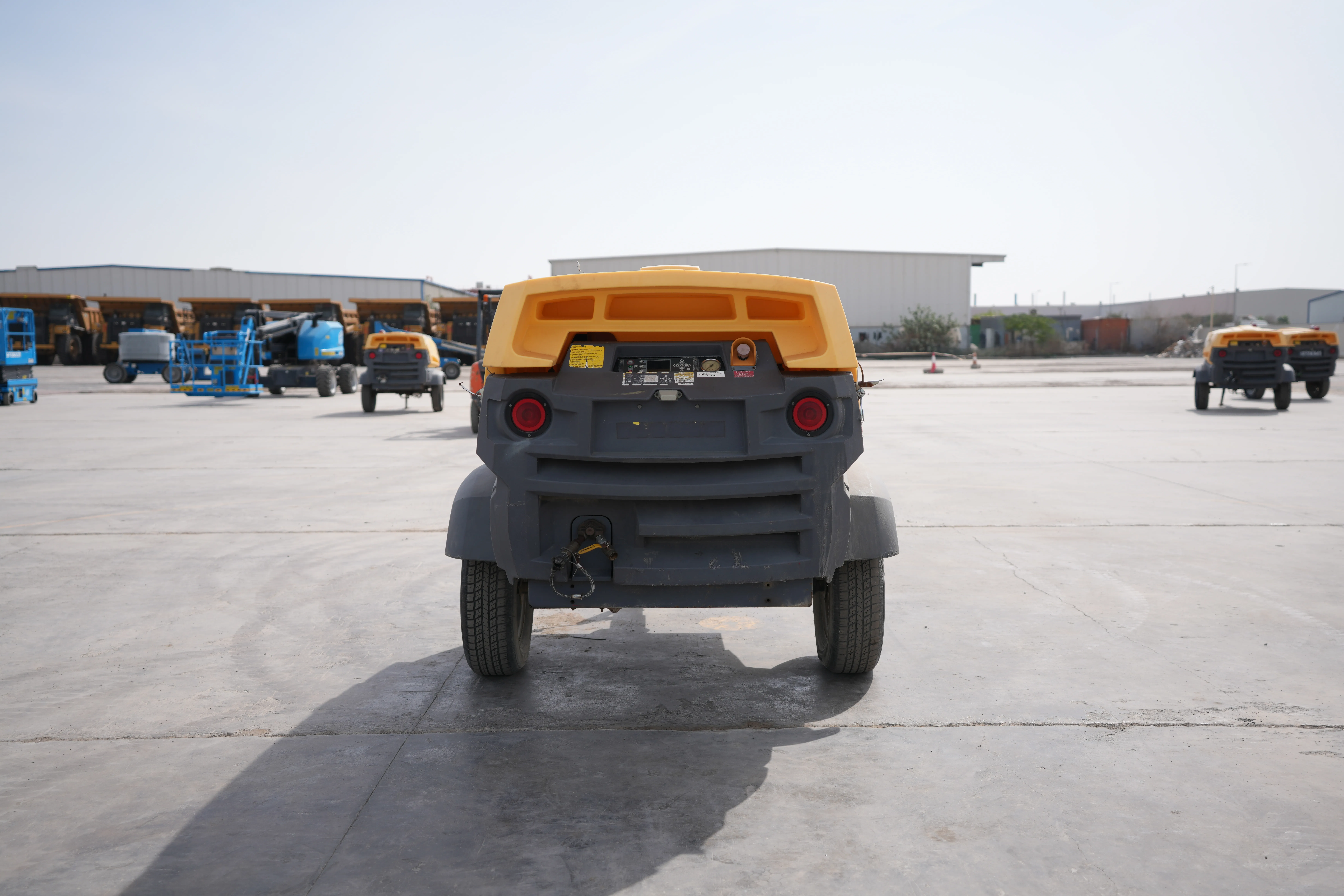 Product-Atlas Copco XAS 185 air compressor-exterior