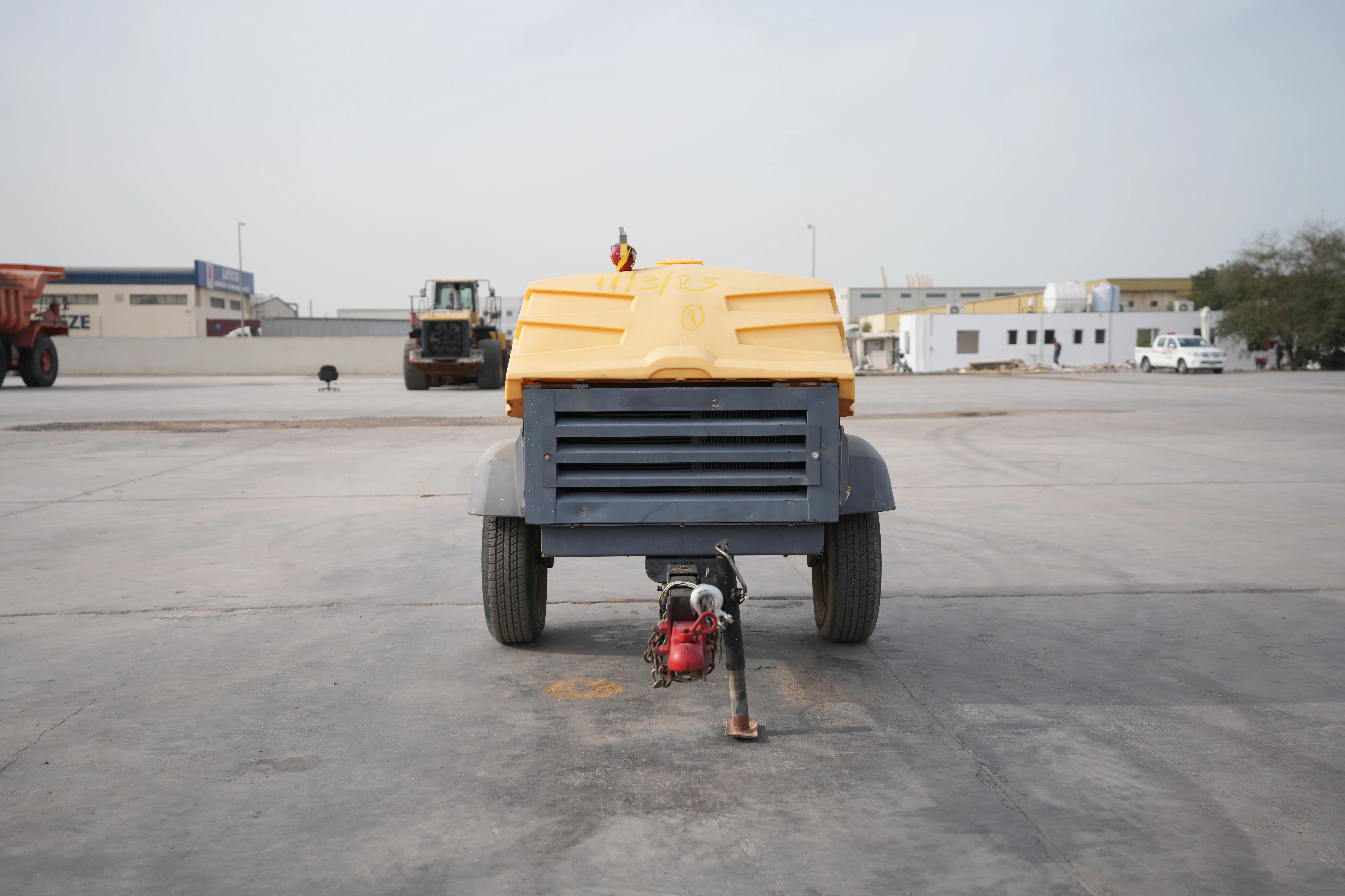 Product-Atlas Copco XAS 185 air compressor-exterior