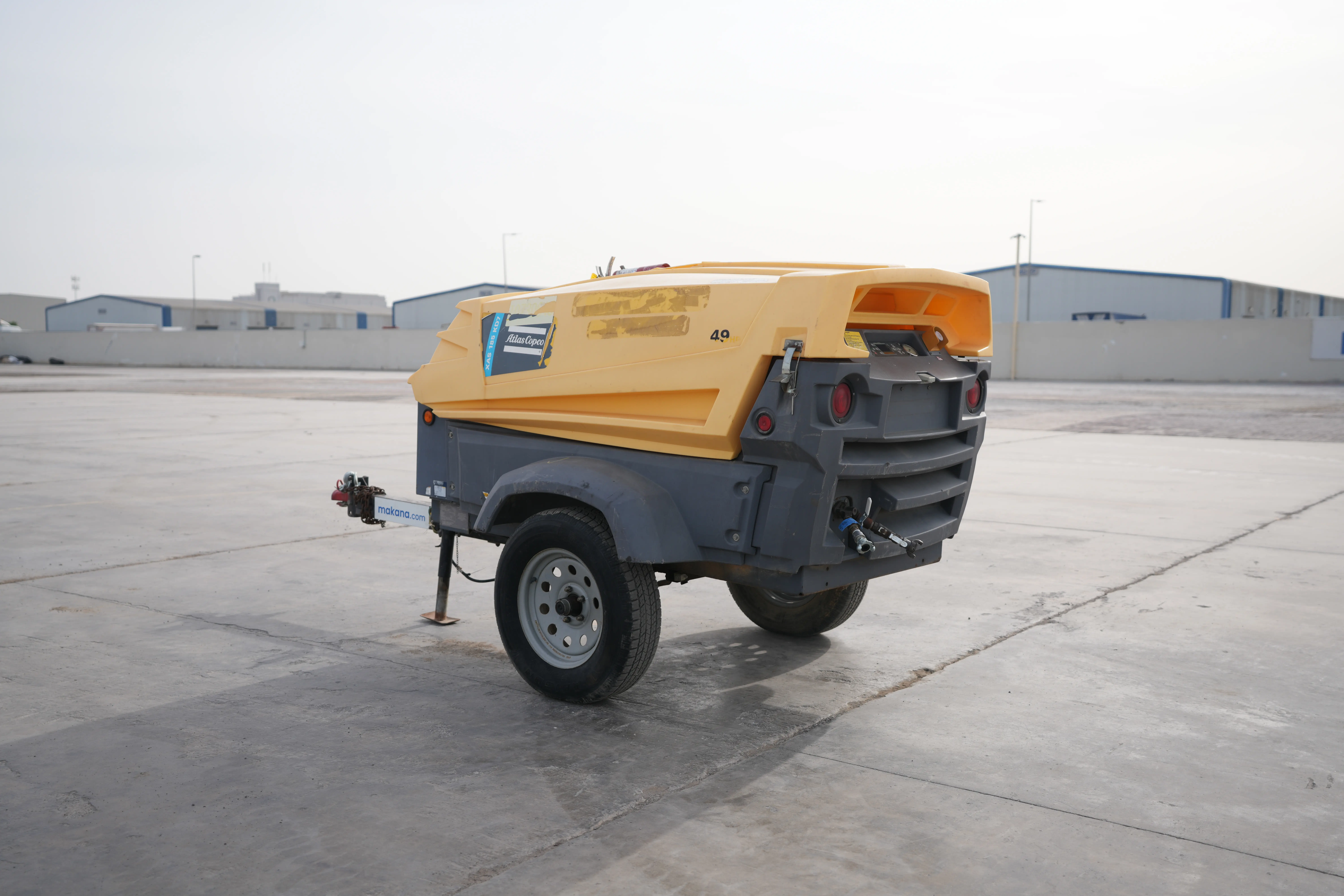 Product-Atlas Copco XAS 185 air compressor-exterior