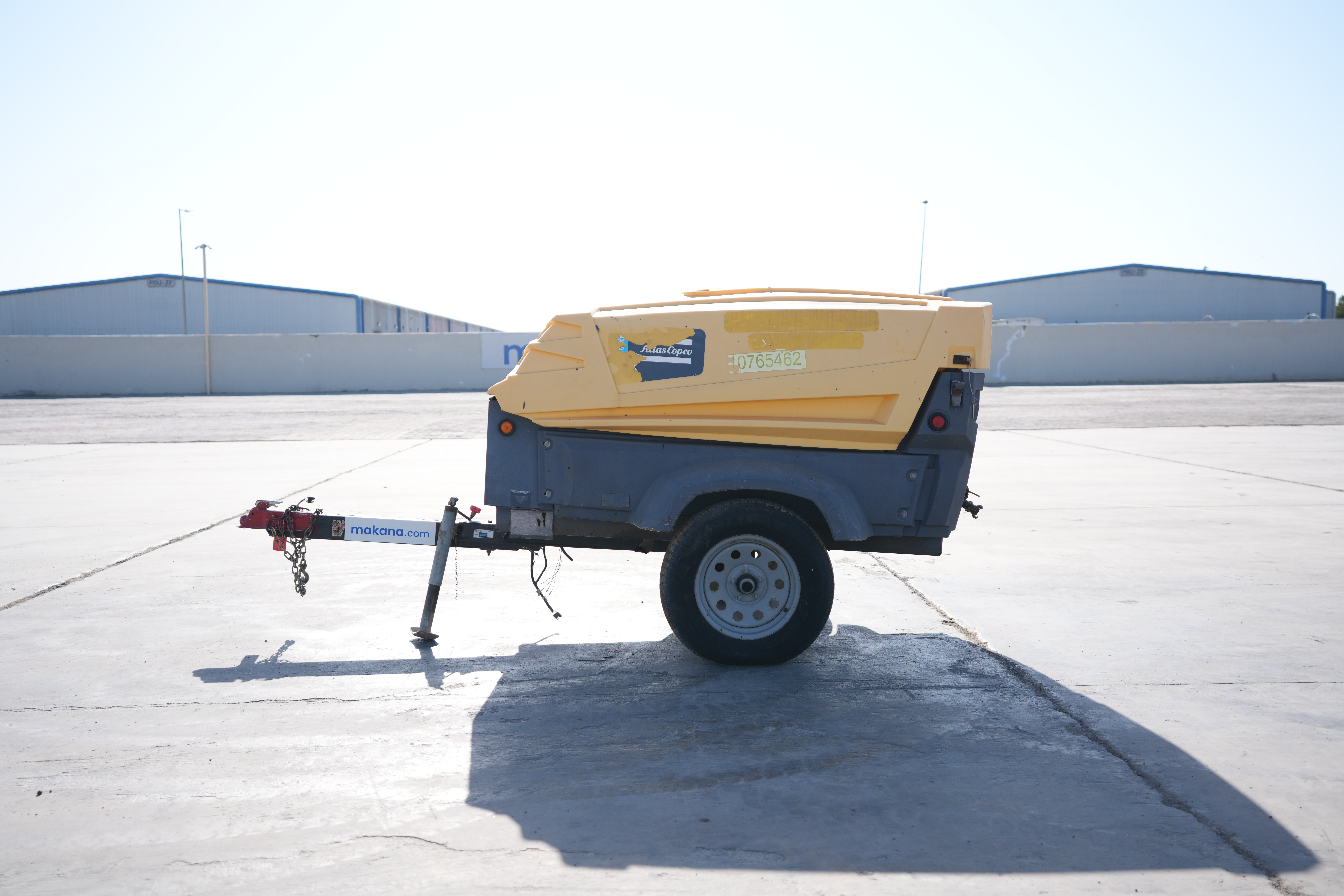 Product-Atlas Copco XAS 185 T4F air compressor-exterior