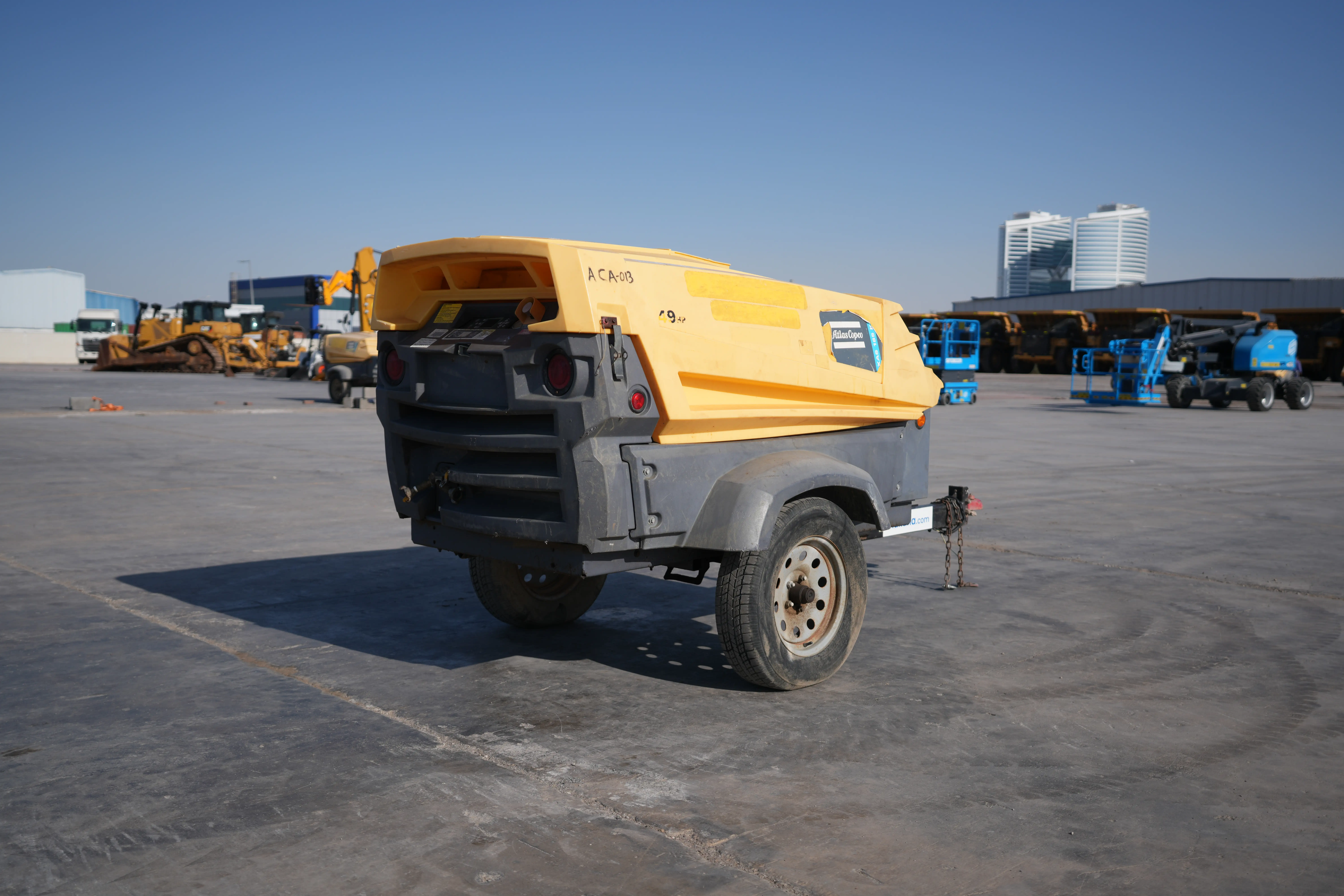 Product-Atlas Copco XAS 185 T4F air compressor-exterior