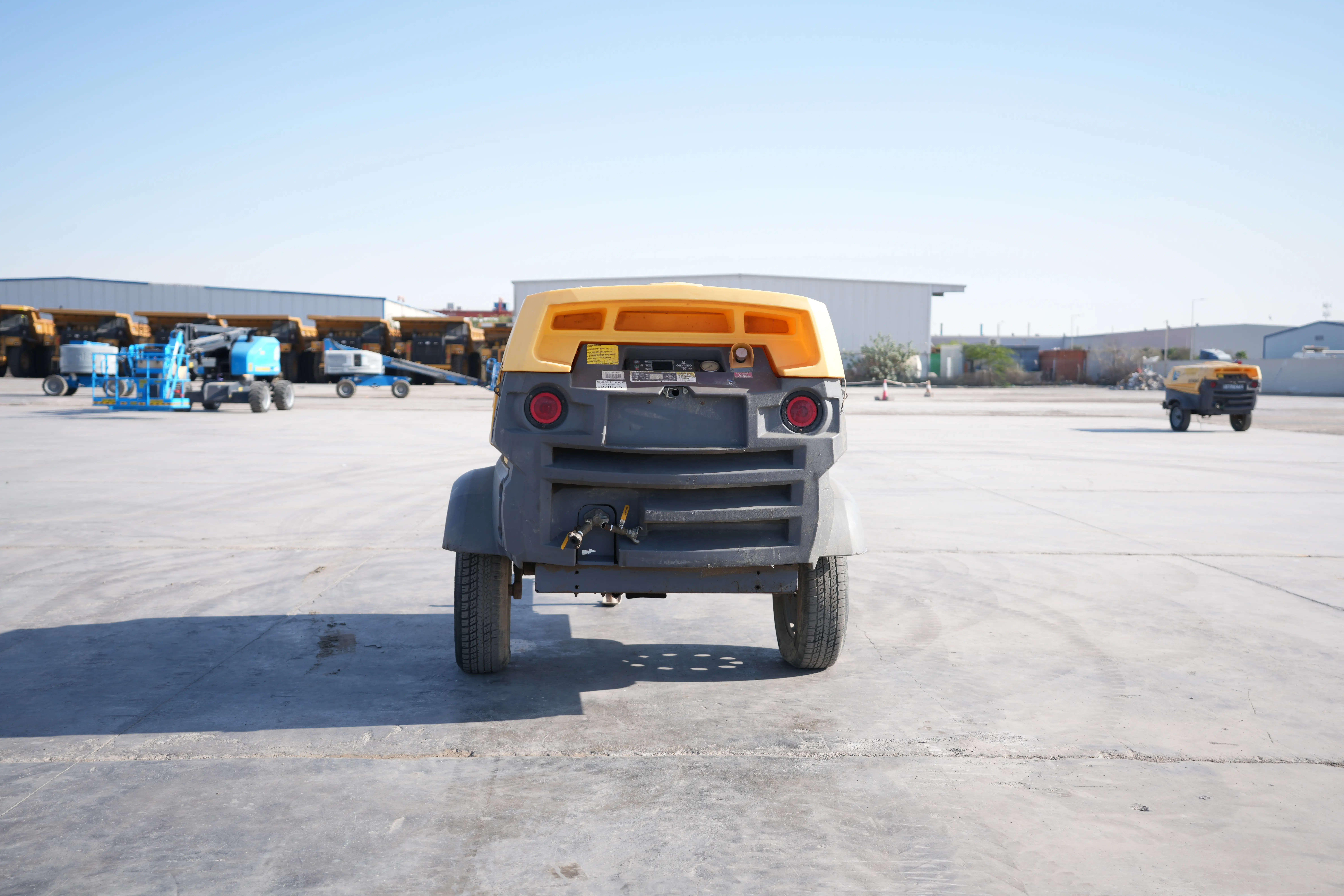 Product-Atlas Copco XAS 185 T4F air compressor-exterior